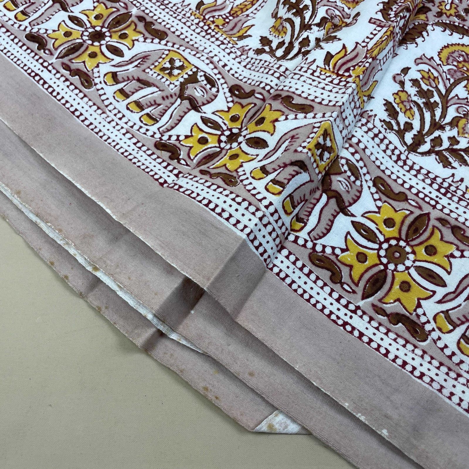 Hand Printed Indian Fabric 146x217cm Elephant Pattern Block Pink White Tapestry Cotton Handmade Craft Dress Making Traditional Cloth India photo 55.0