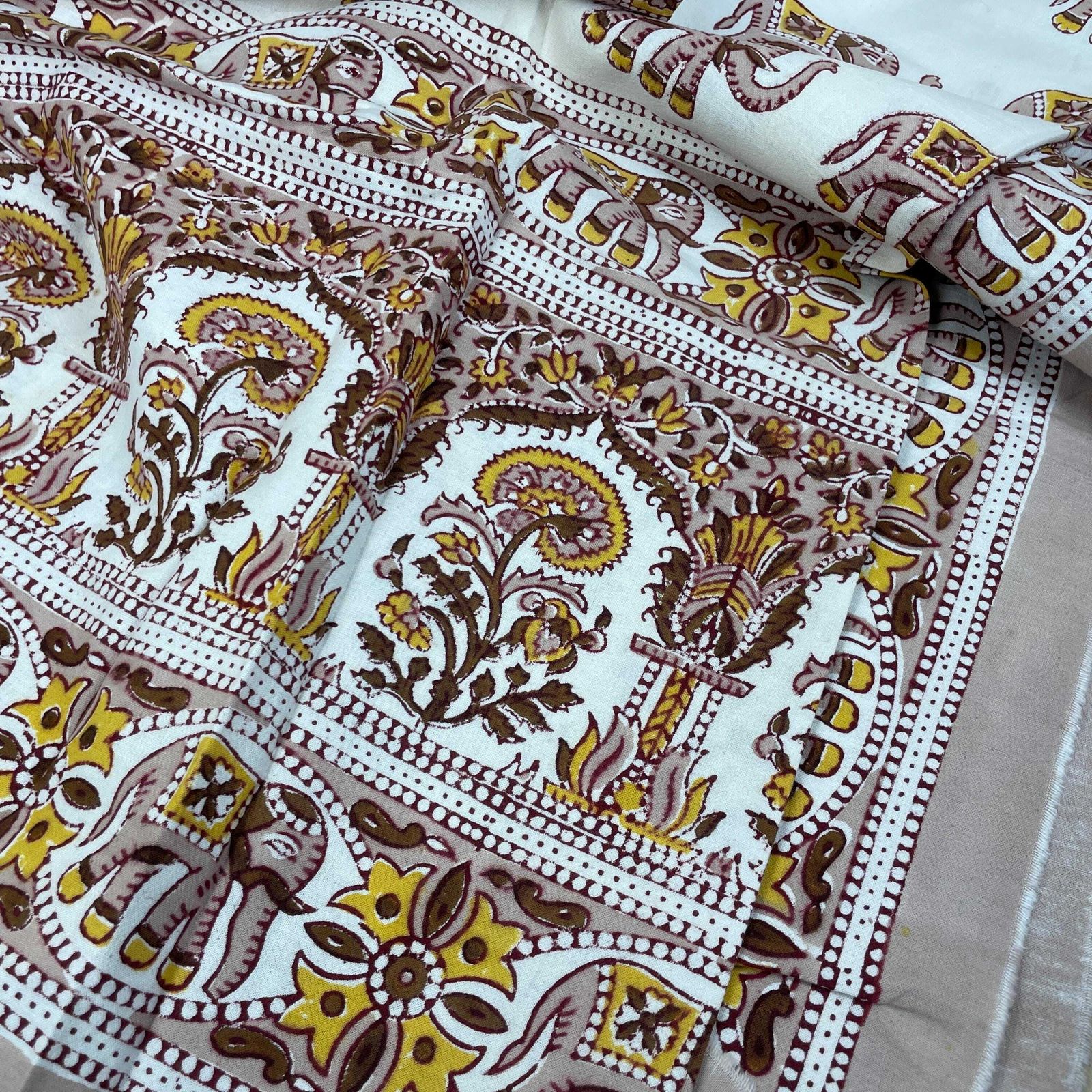 Hand Printed Indian Fabric 146x217cm Elephant Pattern Block Pink White Tapestry Cotton Handmade Craft Dress Making Traditional Cloth India photo vinterior