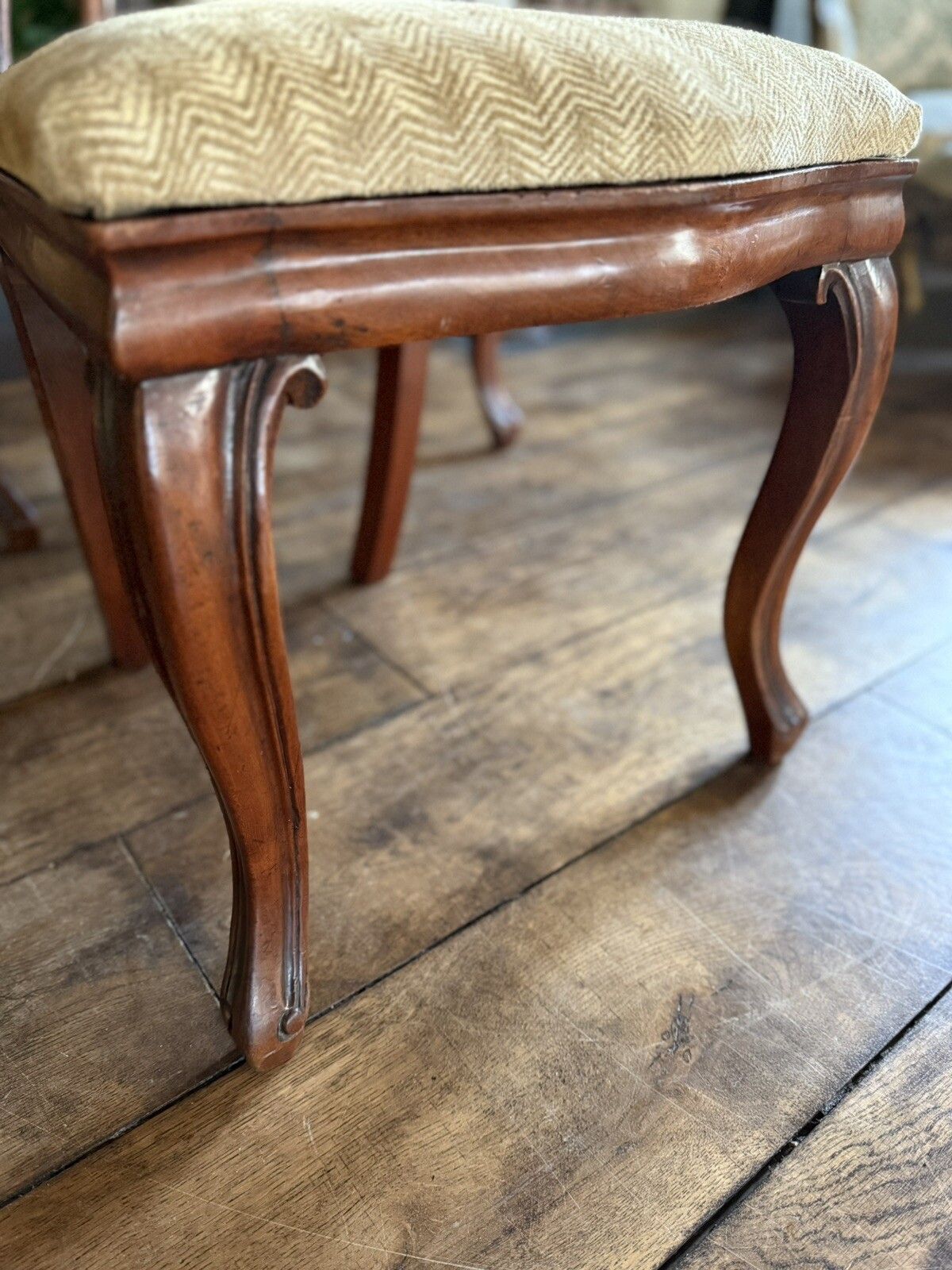 photo buy Antique Mahogany Victorian Drop In Balloon Back Diner Dining Chairs C1800's  X 5