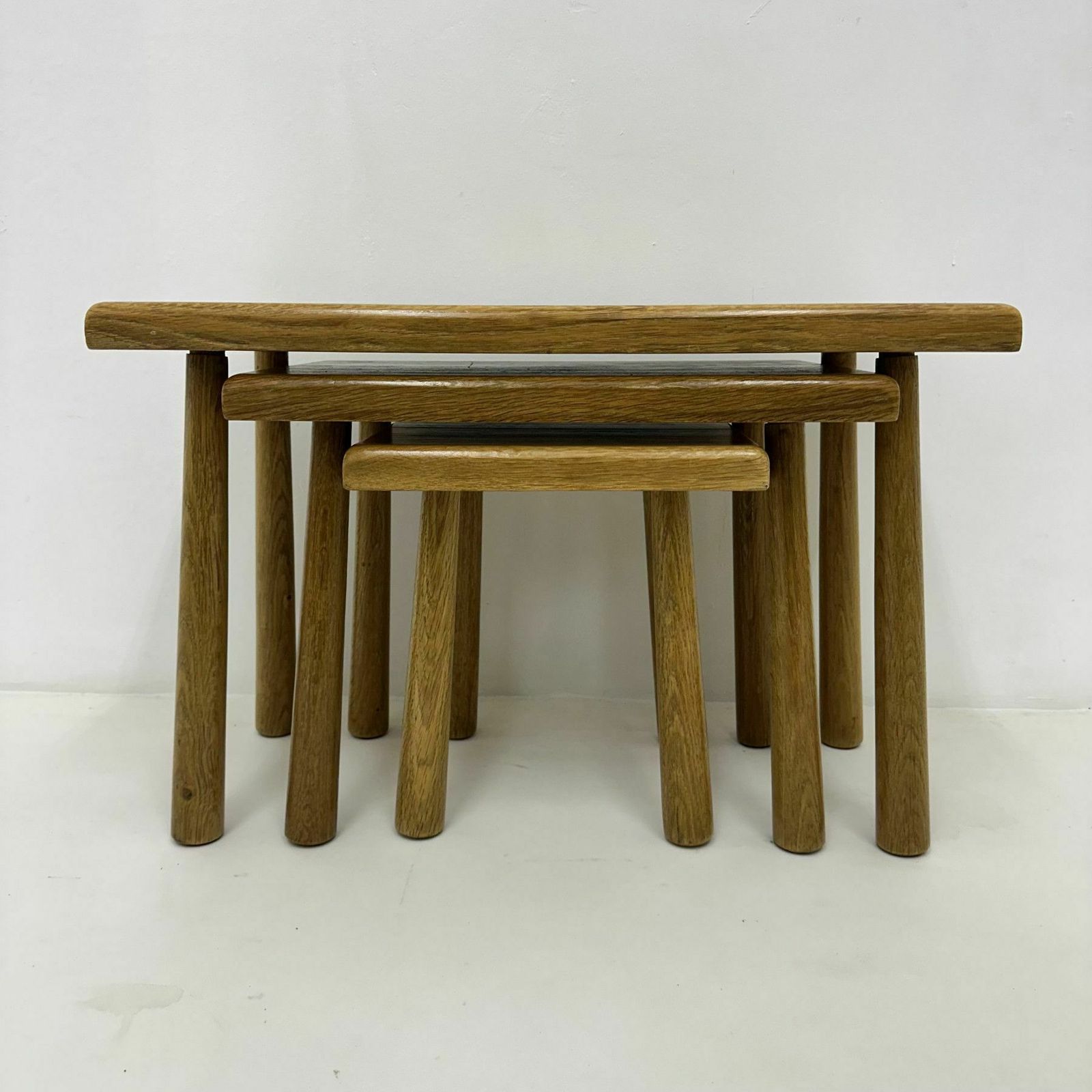 Set Bijzettafels Massief Eikenhout, Brutalist, Jaren 1970 photo vinterior
