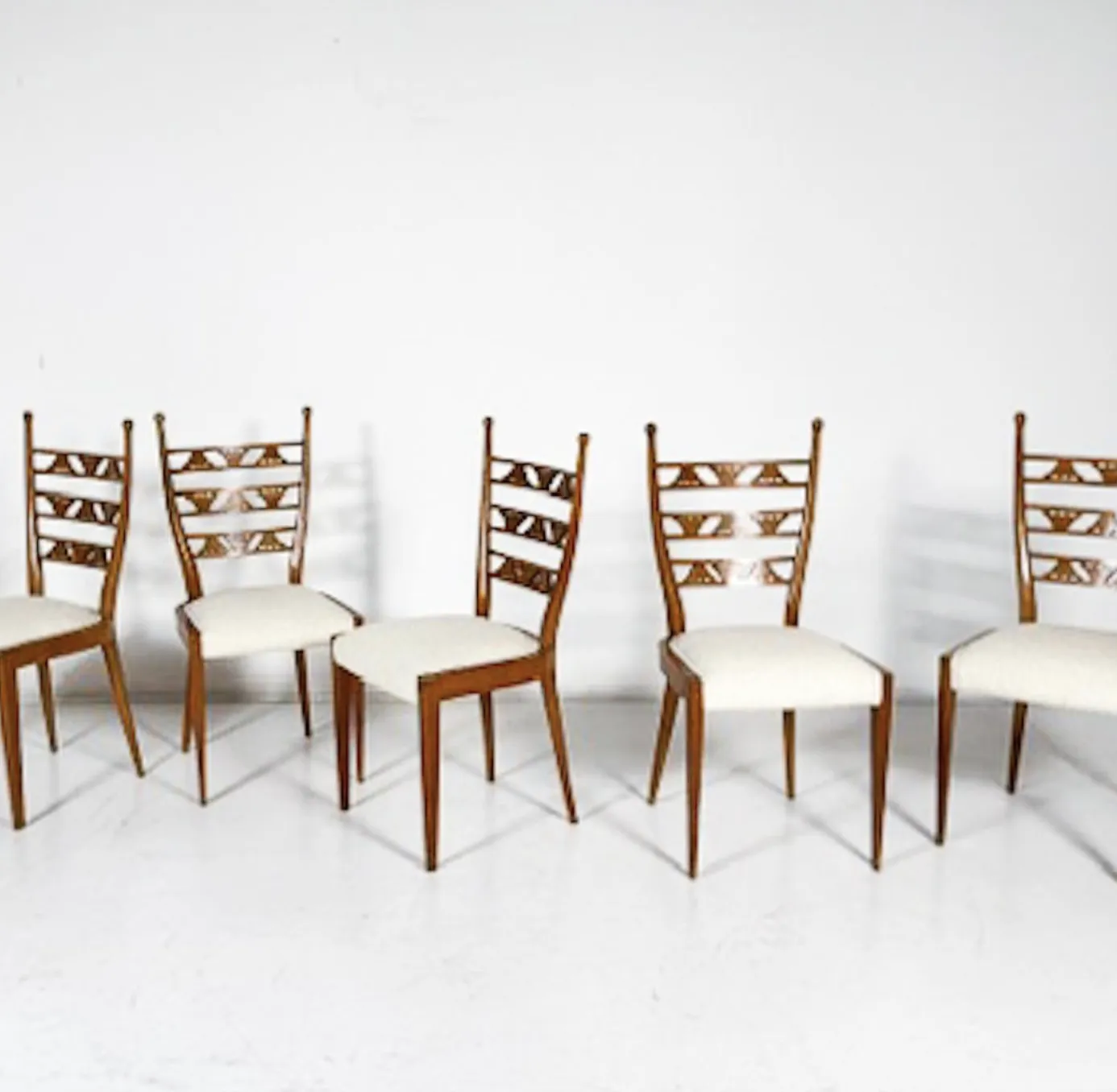 Set Of 6 Chairs, Cherry Wood And Boucle Fabric, Italy, 1940s – New Upholstery photo vintage