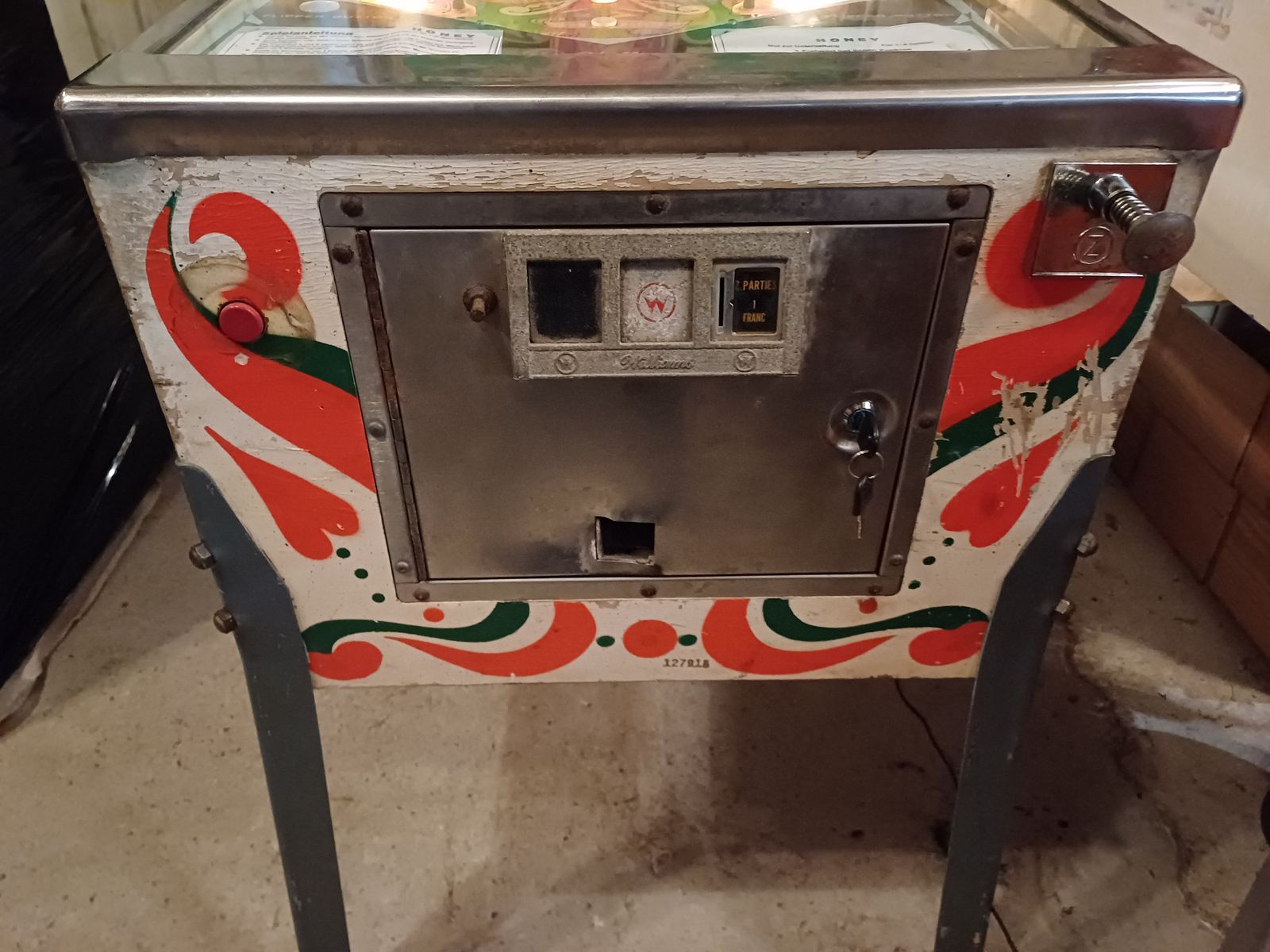 photo vinterior Pinball Machine Williams Honey 1972
