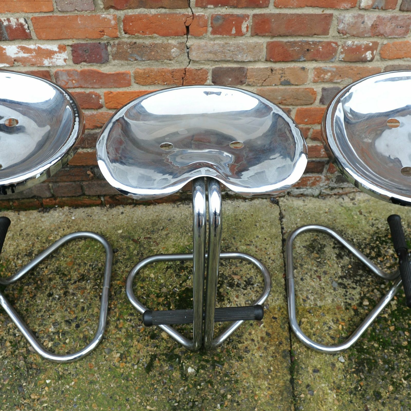 photo furniture Vintage Chrome Tractor Stool By Rodney Kinsman For Omk Design, 1960s, Set Of 3