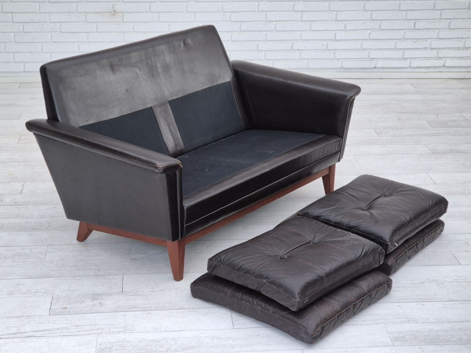 1750.0 1970s, Danish 2 Seater Sofa, Original Condition, Furniture Leather, Solid Teak Wood. photo