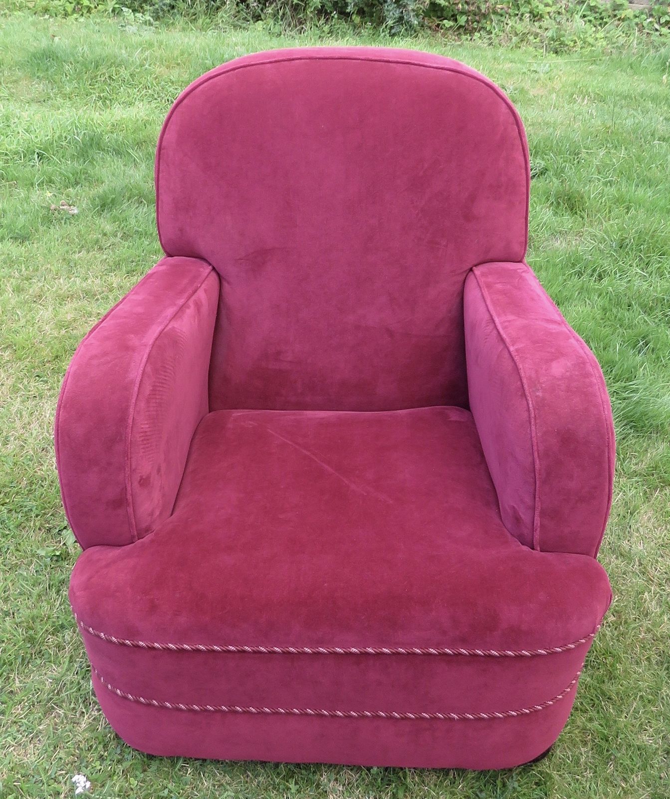 1930’s 2 Seater Sofa And 2 Chairs In Good Condition. photo for sale