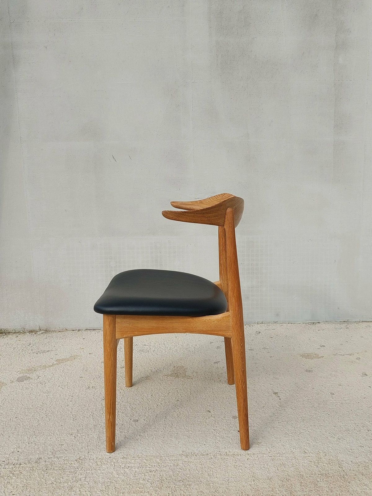 Cow Horn Chair / Cow Horn / Designer Chair / Danish Furniture Design / Danish / Solid Oak / Black Prescott Leather / Knud Færch / 1969's photo buy