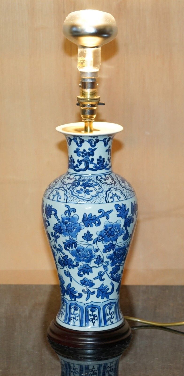 photo vinterior Lovely Antique Style Chinese Porcelain Large Table Lamp Super Decorative Finish