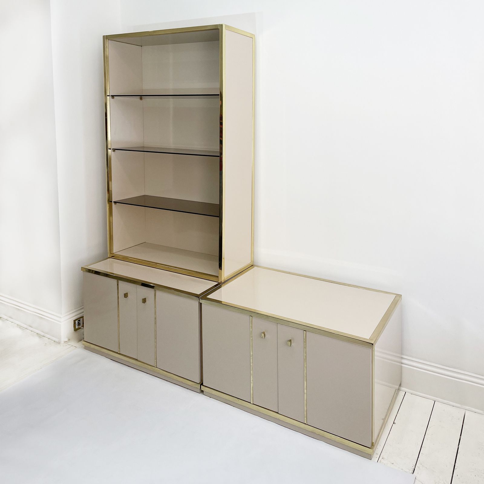 Renato Zevi Beige Brass Display Cabinet 70s Hollywood Regency Midcentury Glass photo vintage