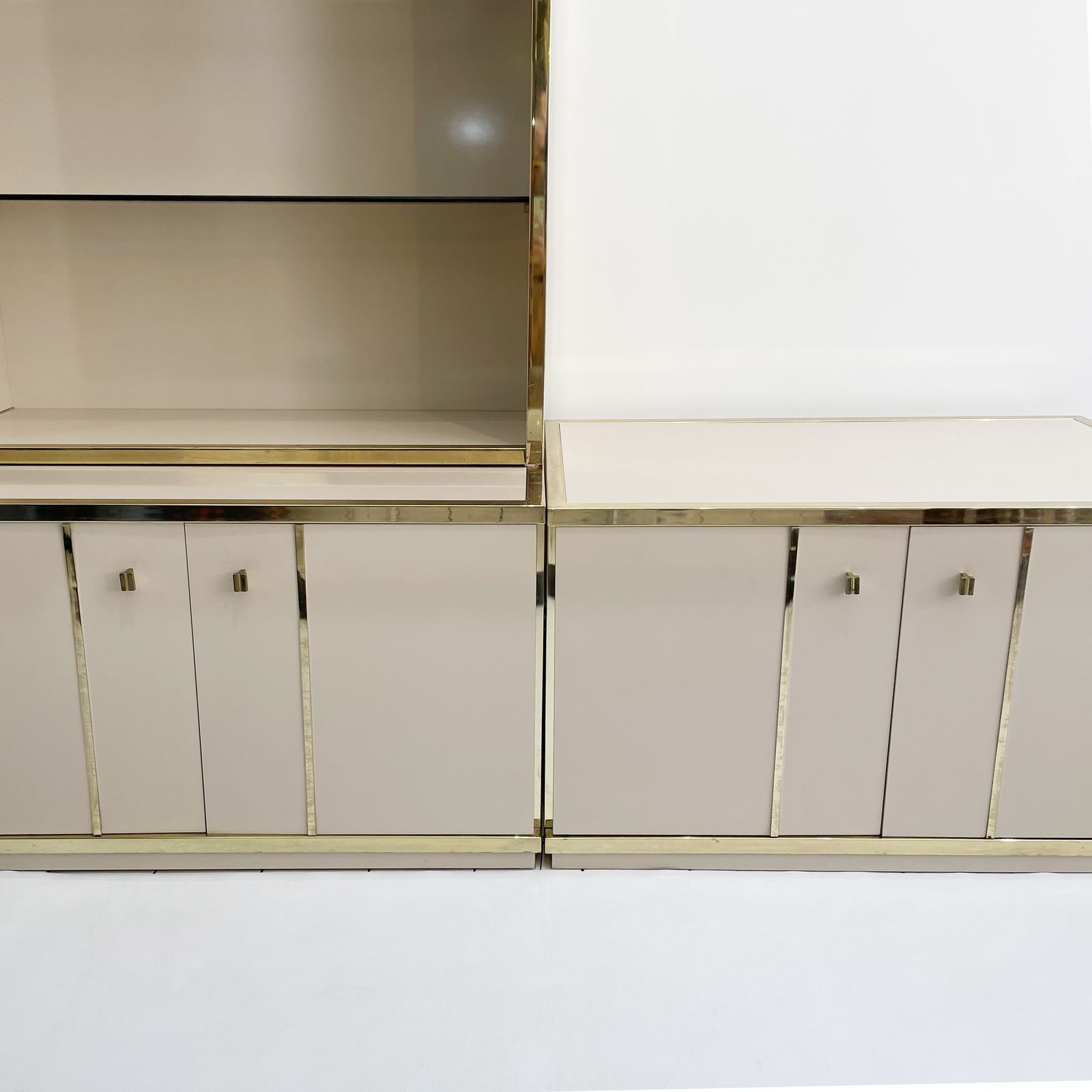 photo furniture Renato Zevi Beige Brass Display Cabinet 70s Hollywood Regency Midcentury Glass