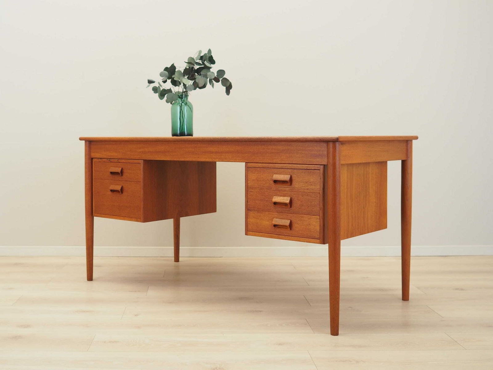 Teakhouten Bureau, Deens Design, Ca. Jaren 1960, Ontwerper: Børge Mogensen, Fabrikant: Søborg Møbler photo for sale