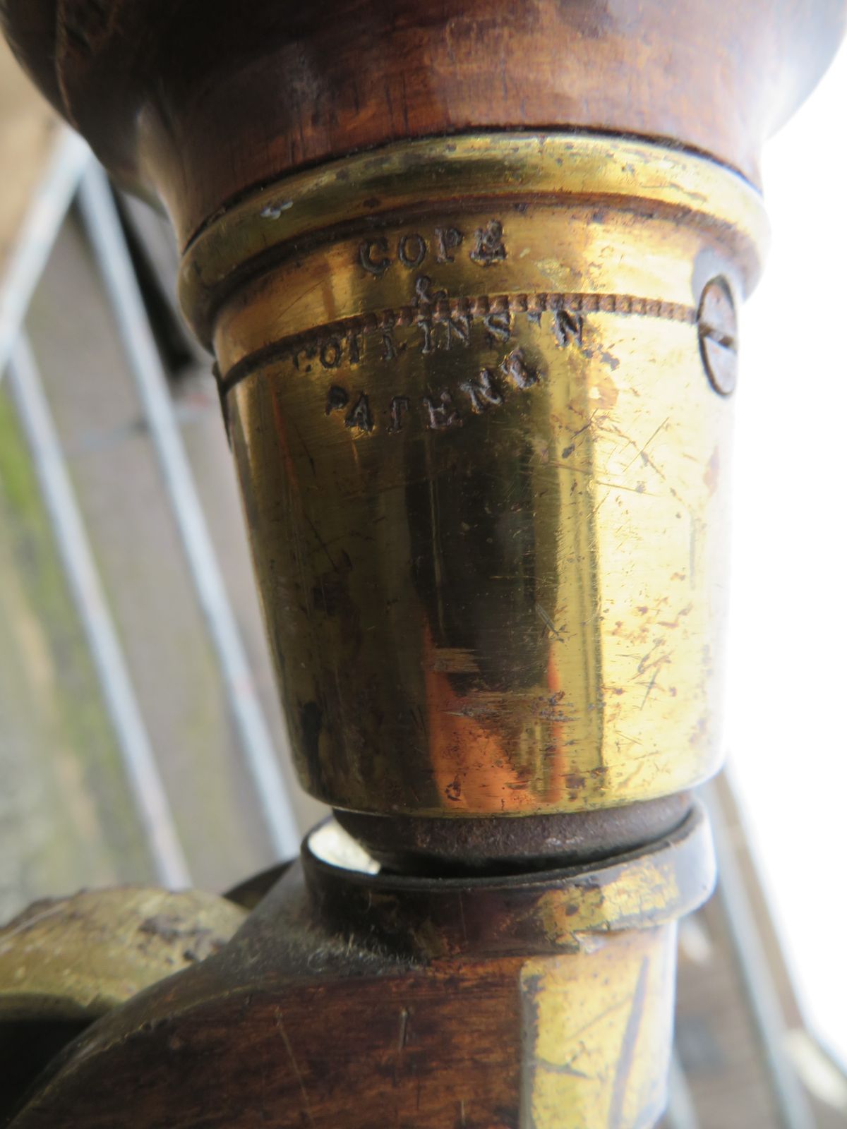 5750.0 Early Howard And Sons Willoughby Armchair. photo