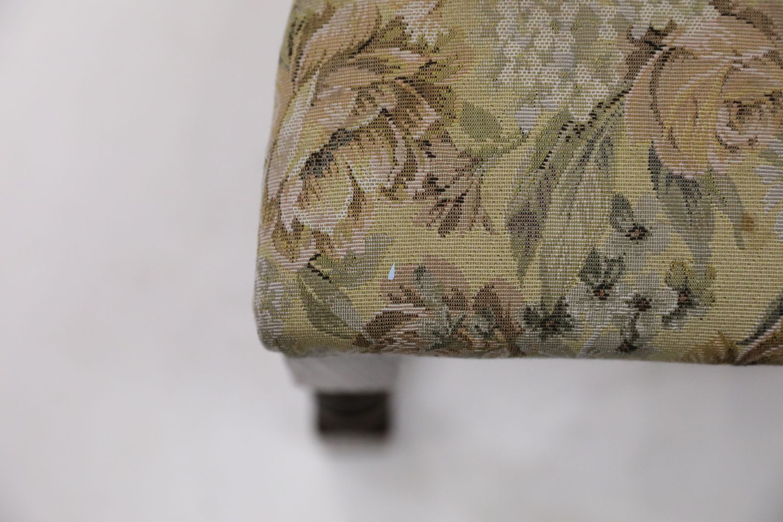 photo vintage 4 Yorke Old Charm Dining Chairs Including Tonwell Rose Fabric Free Uk Delivery