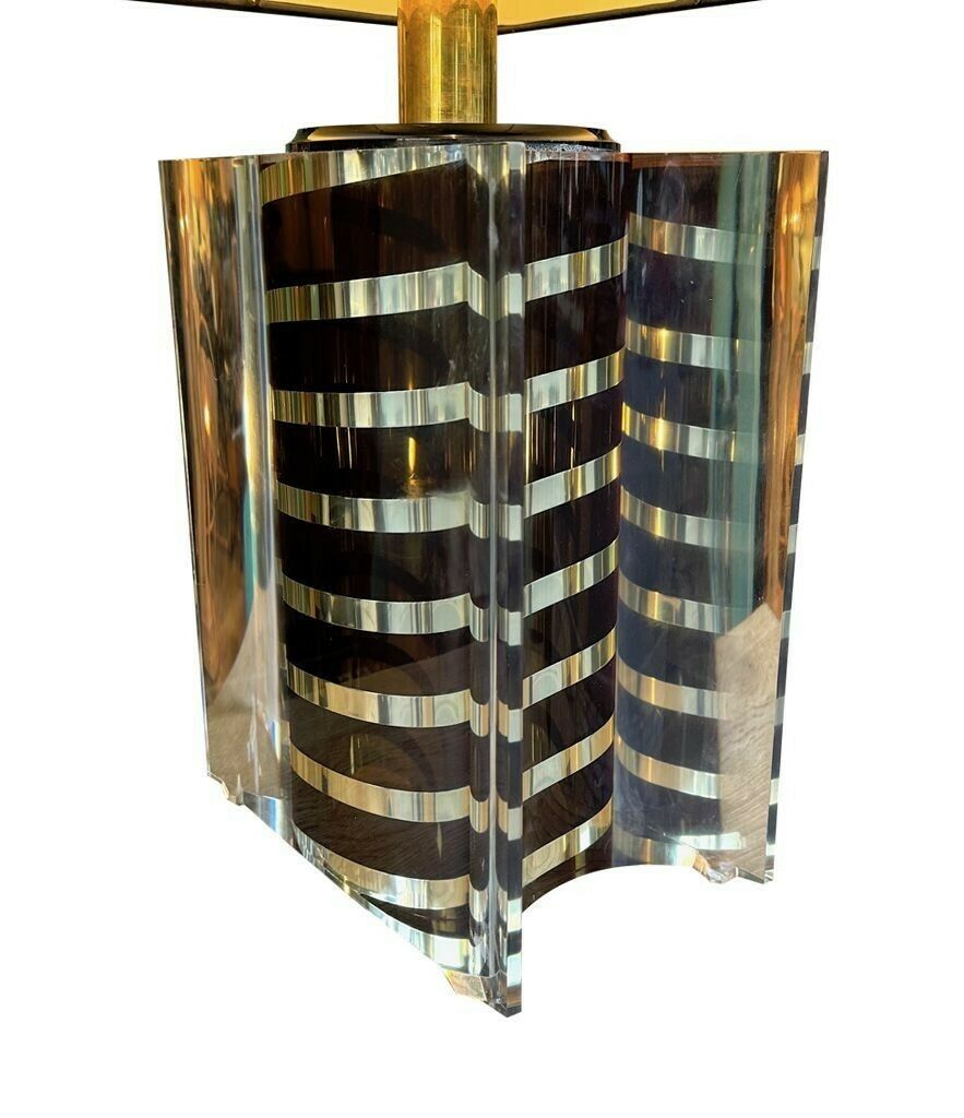 photo vintage A Large Italian 1970s Romeo Rega Lucite And Brass Lamp With Chocolate And Chrome Stripes