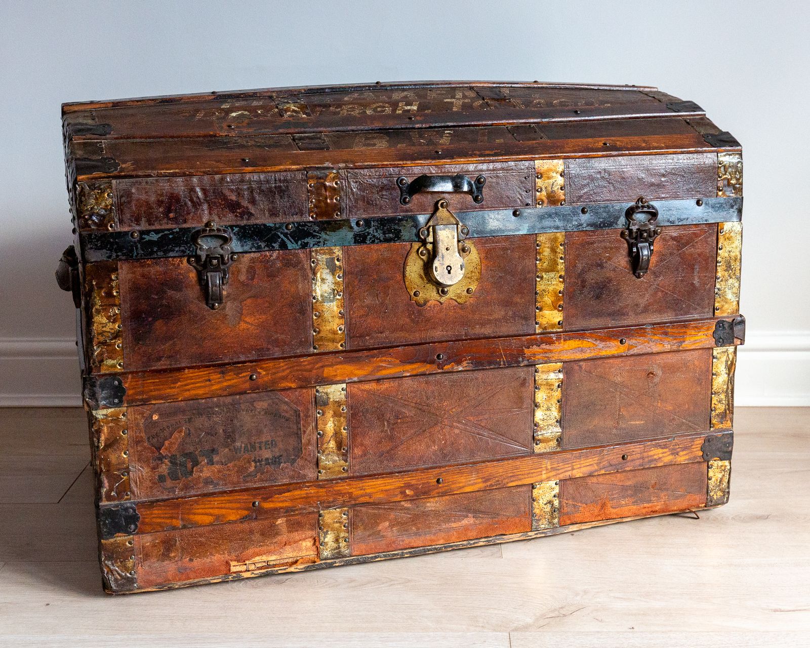 Victorian Leather Steamer Trunk Antiqu.E Domed Travelling Blanket Chest Travel Branded photo buy