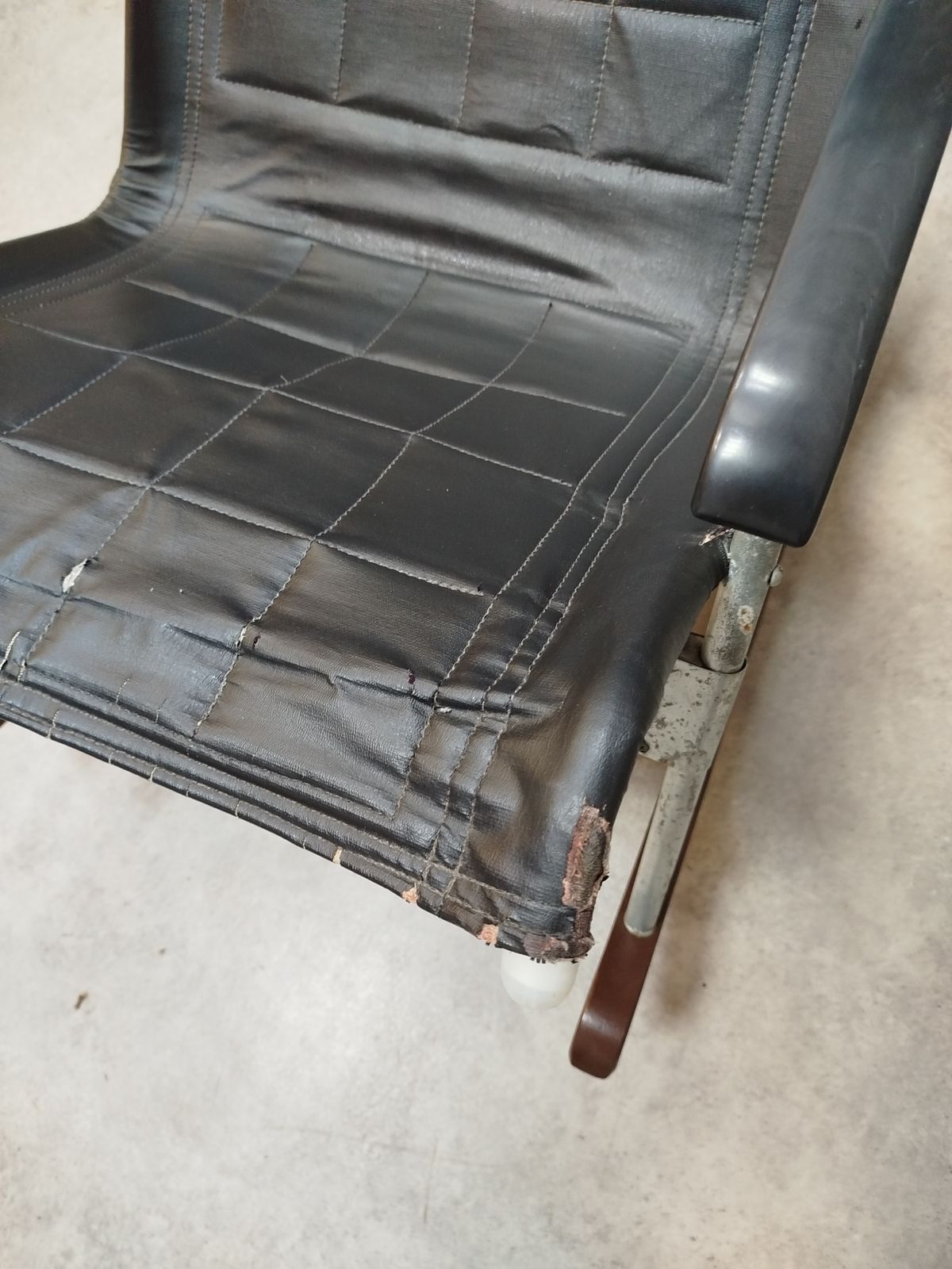 Takeshi Swivel Armchair, 1950s photo vinterior