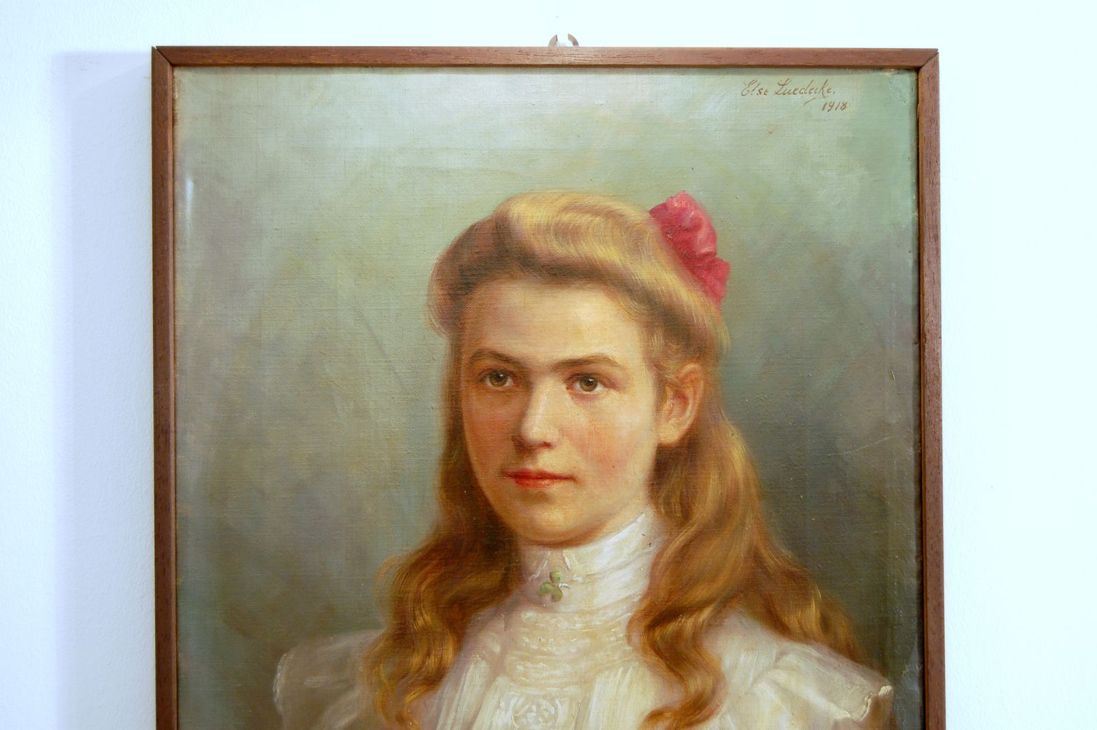 Else Luedecke / Oil On Canvas / Portrait Of Young Girl 20th Century photo furniture