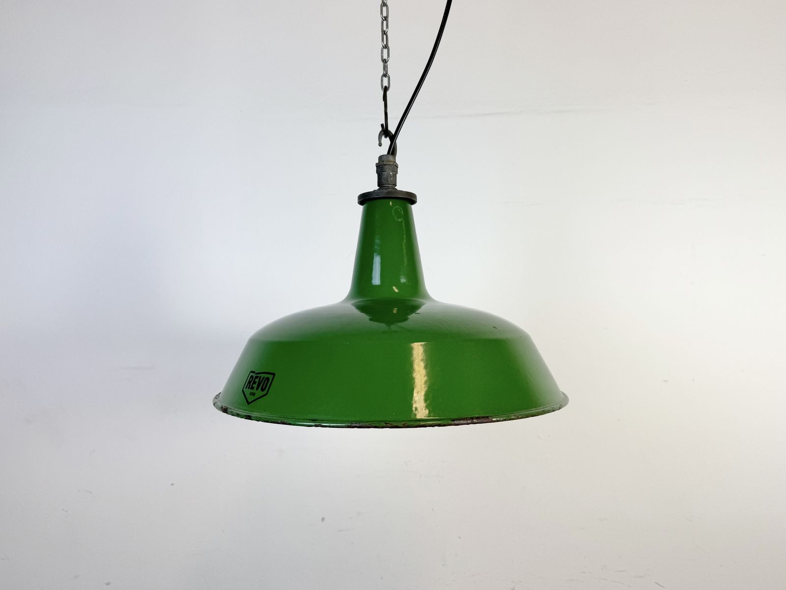 photo vintage Industrial Green Enamel Factory Pendant Lamp From Revo, 1950s, 4x