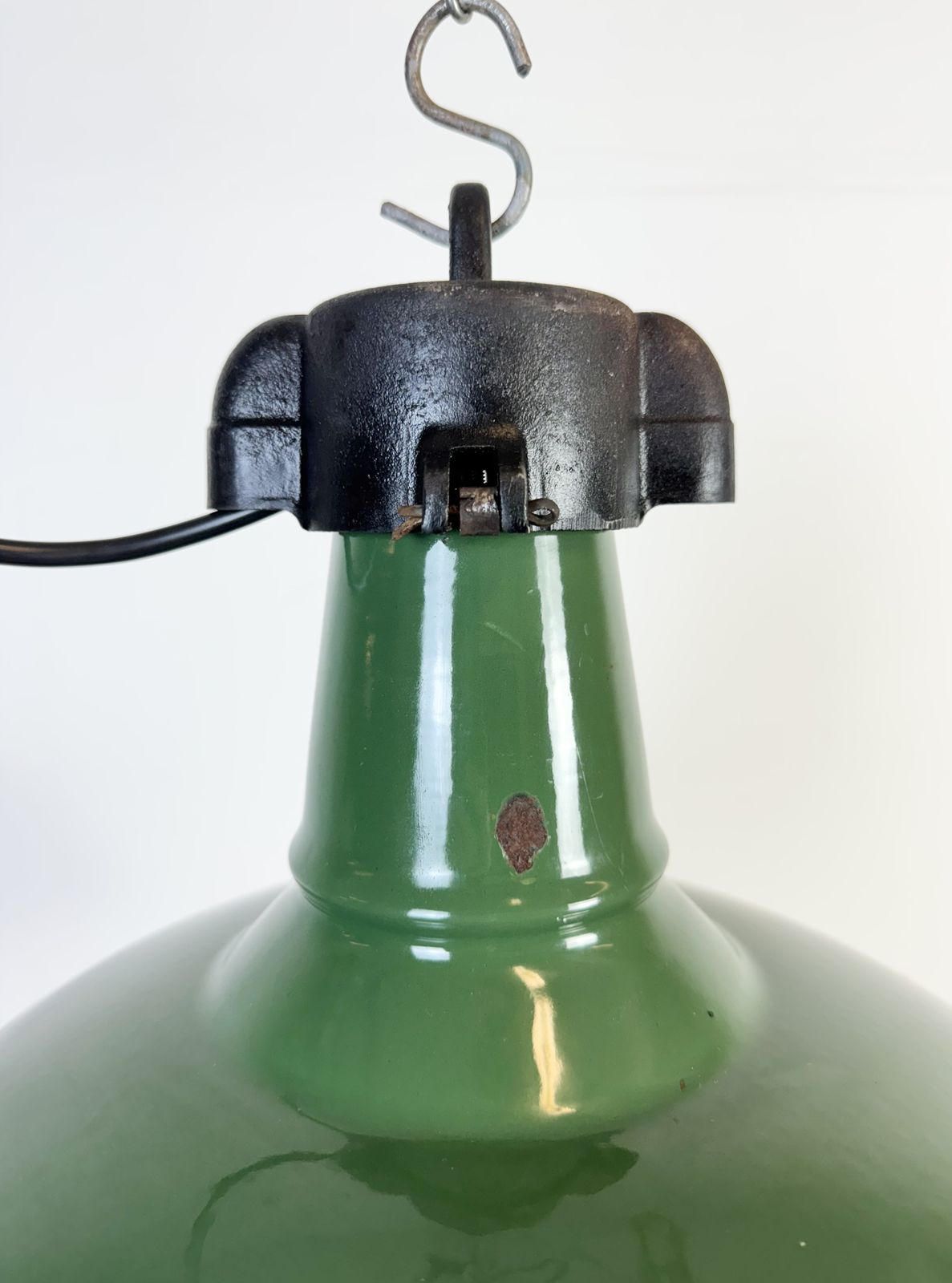 photo furniture Industrial Green Enamel Factory Pendant Lamp, 1960s