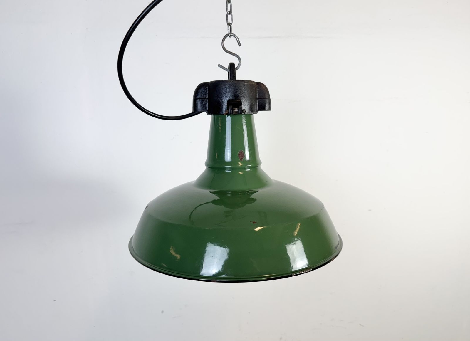 photo vintage Industrial Green Enamel Factory Pendant Lamp, 1960s