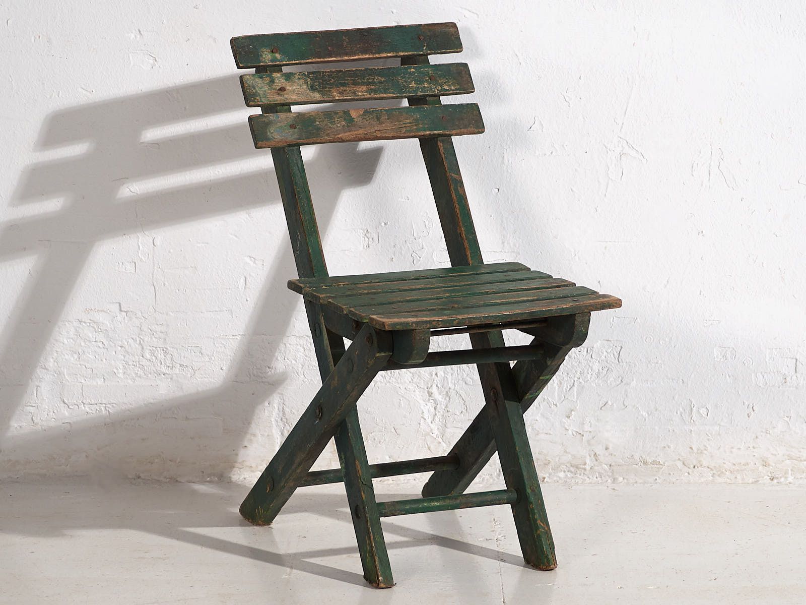 photo furniture Antique Children’s Folding Chairs (C.1920). Set Of 4 Pieces #3