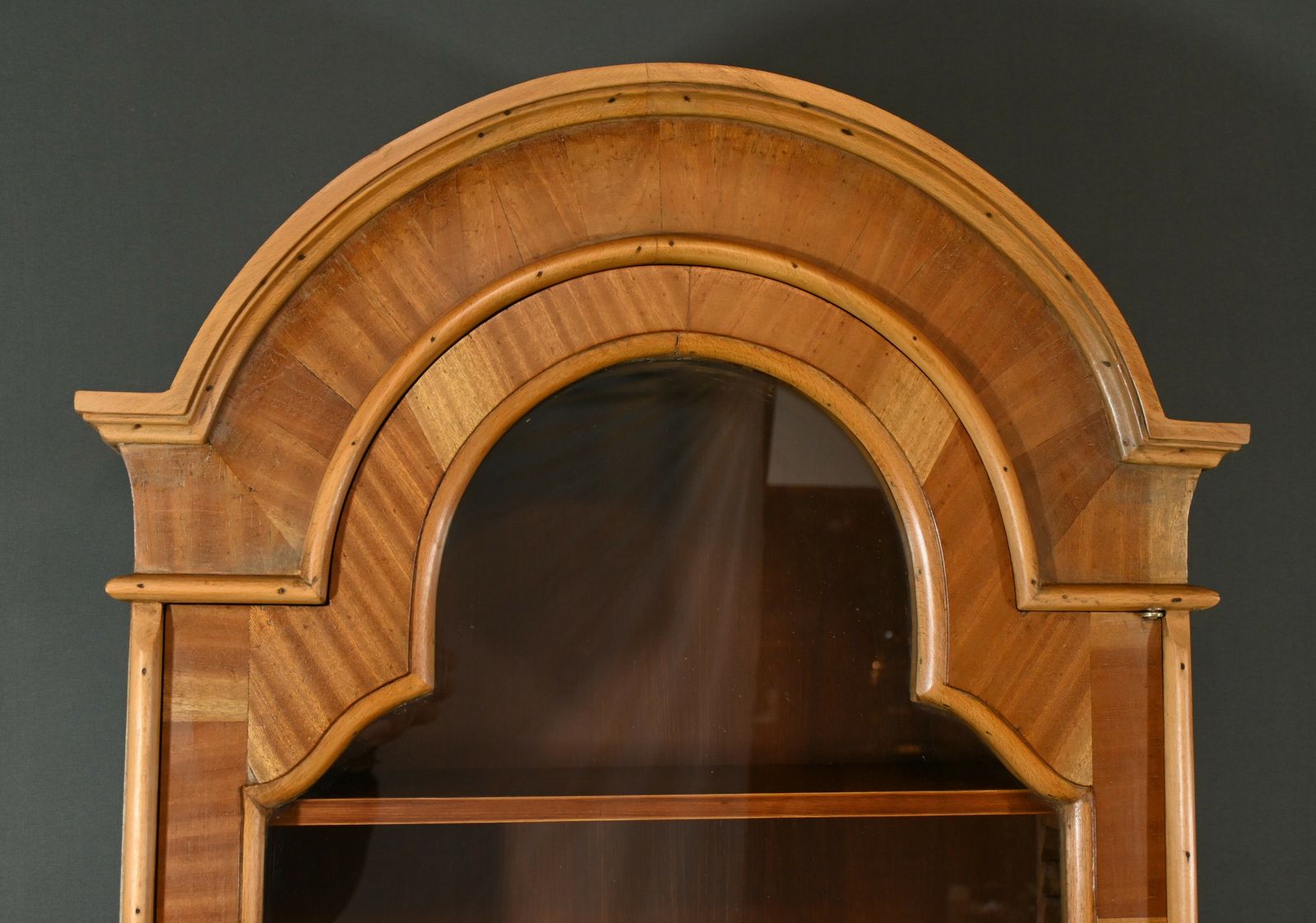 Scriban Showcase In Blond Mahogany, England – 1960 photo 1420.0