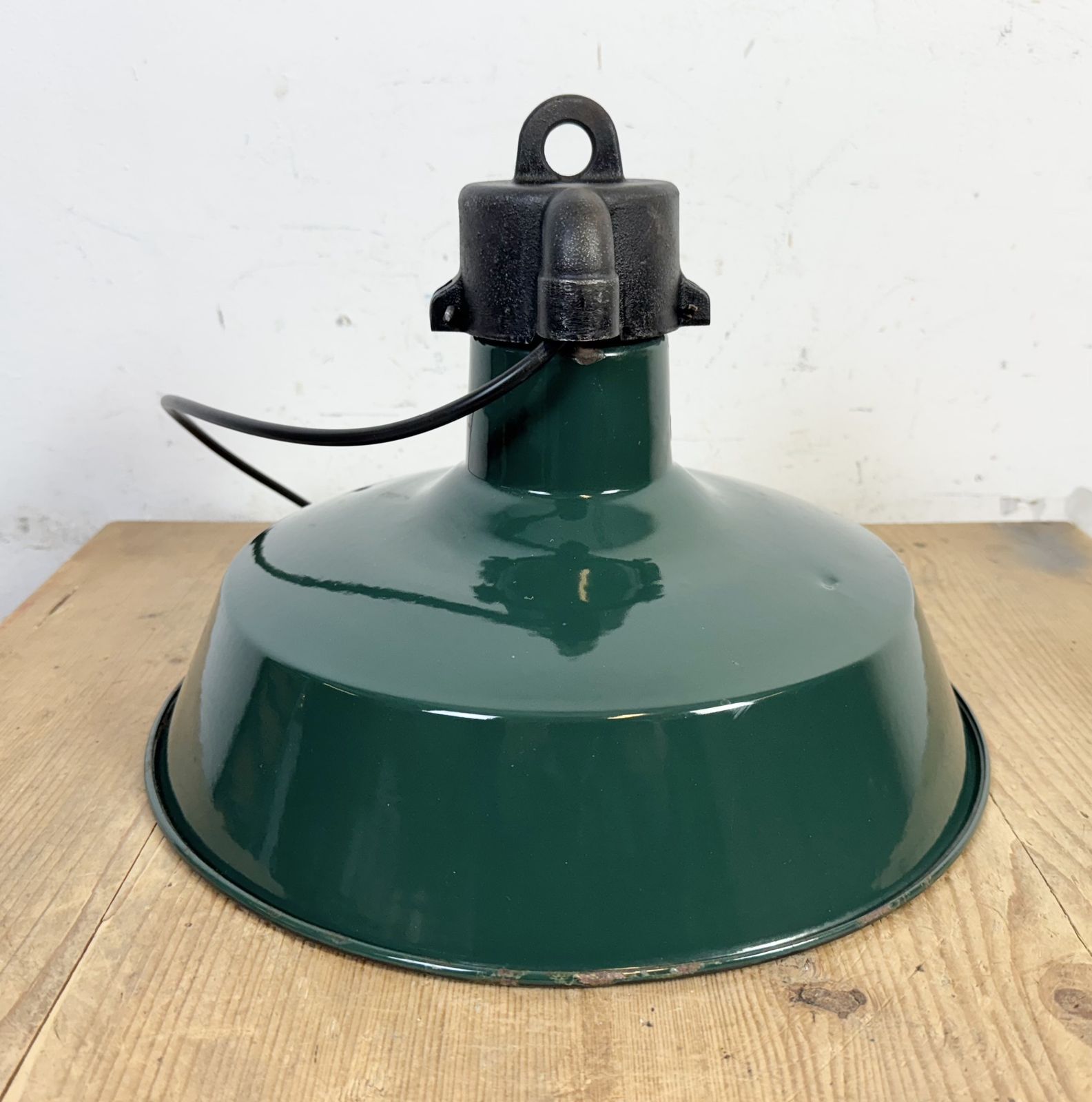 photo vinterior Industrial French Dark Green Enamel Factory Pendant Lamp, 1960s, 5x