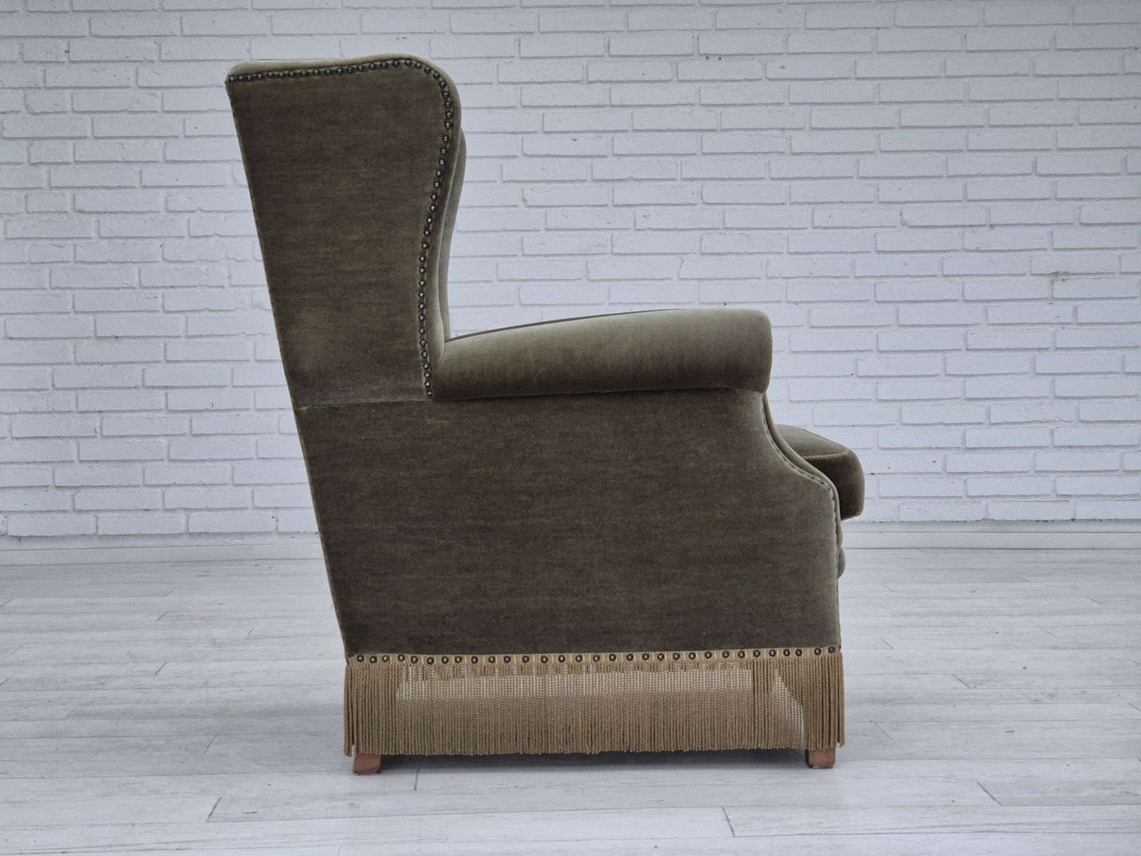 Jaren 1970, Deense Fauteuil Met Hoge Rugleuning, Meubilairvelours. photo Meubels