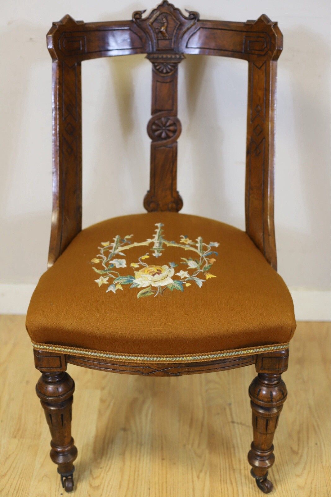 photo vintage Stunning Set Of Fourteen Victorian Pollard Oak Dinning Chairs