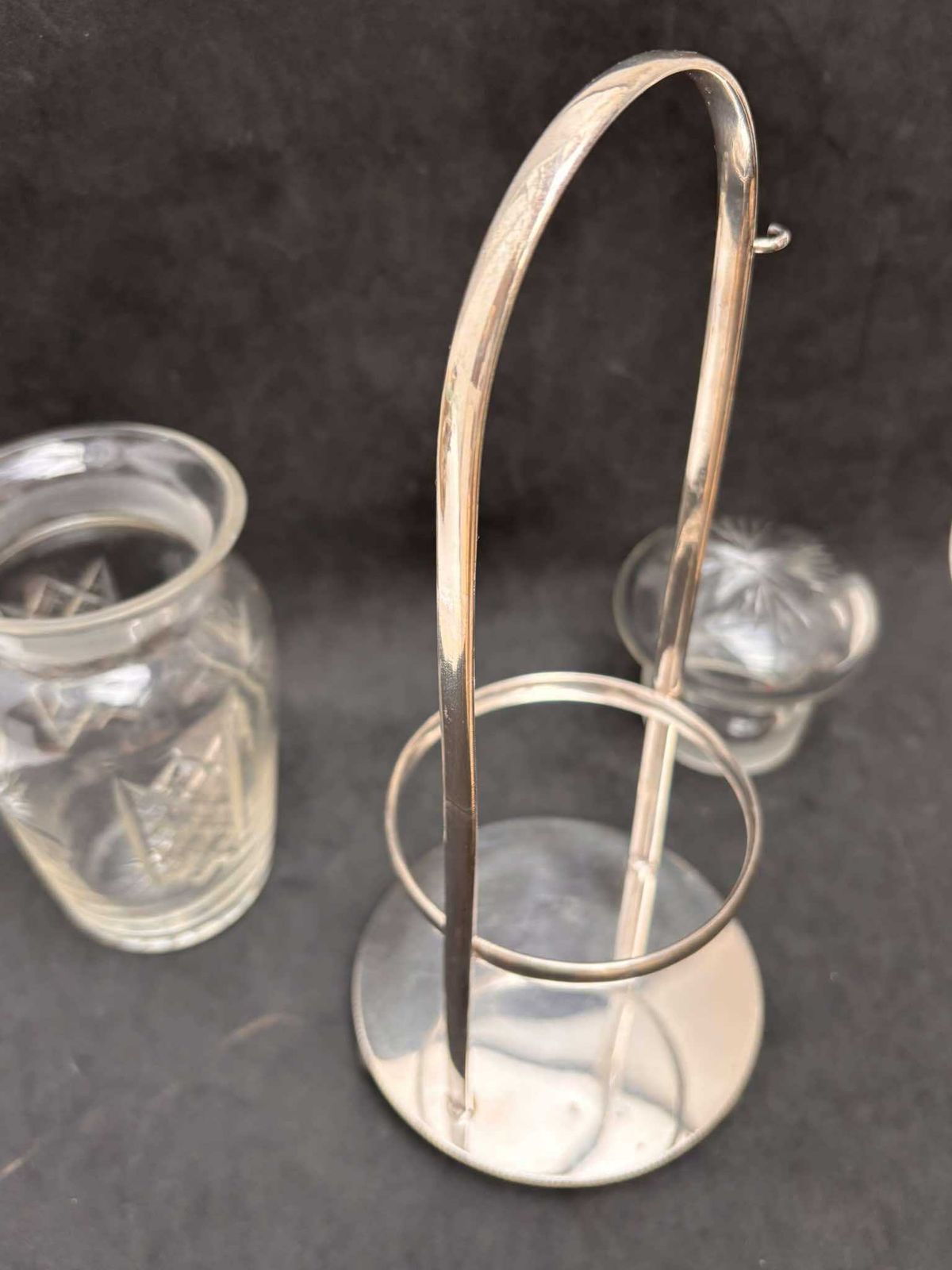 Augurkenvaas Geslepen Kristal Verzilverd Engels Ca. Jaren 1890–1900 Tafelkruik Augurkenvaas Glas Op Standaard photo buy