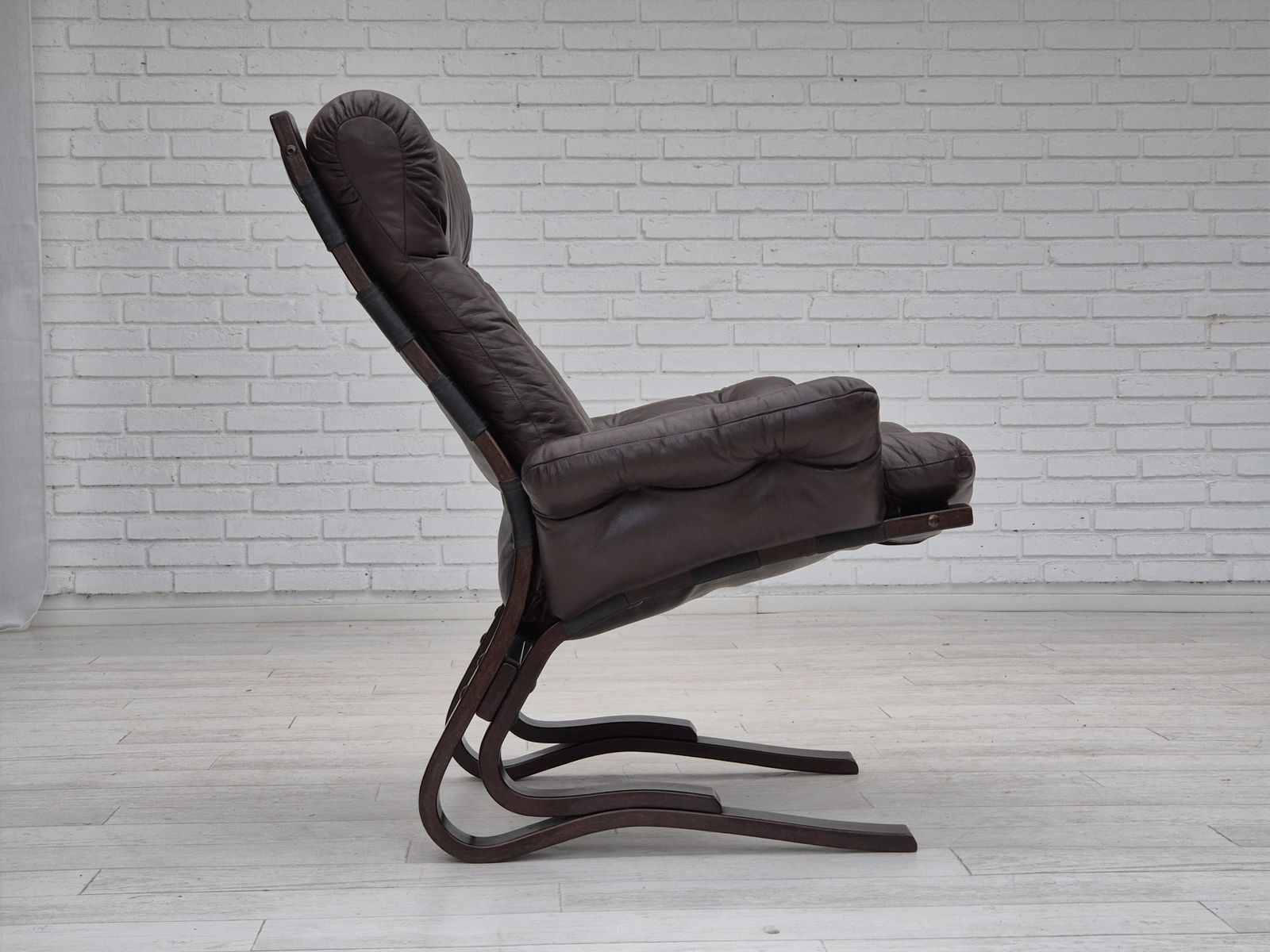 photo furniture 1970s, Scandinavian Design, Lounge Chair, Original Condition, Leather, Bent Wood.