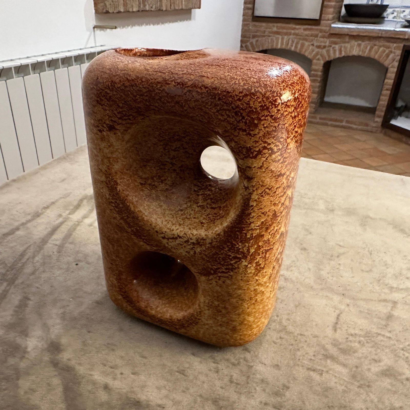 photo vinterior A 1970s Modernist Ceramic Italian Vase By Bertoncello