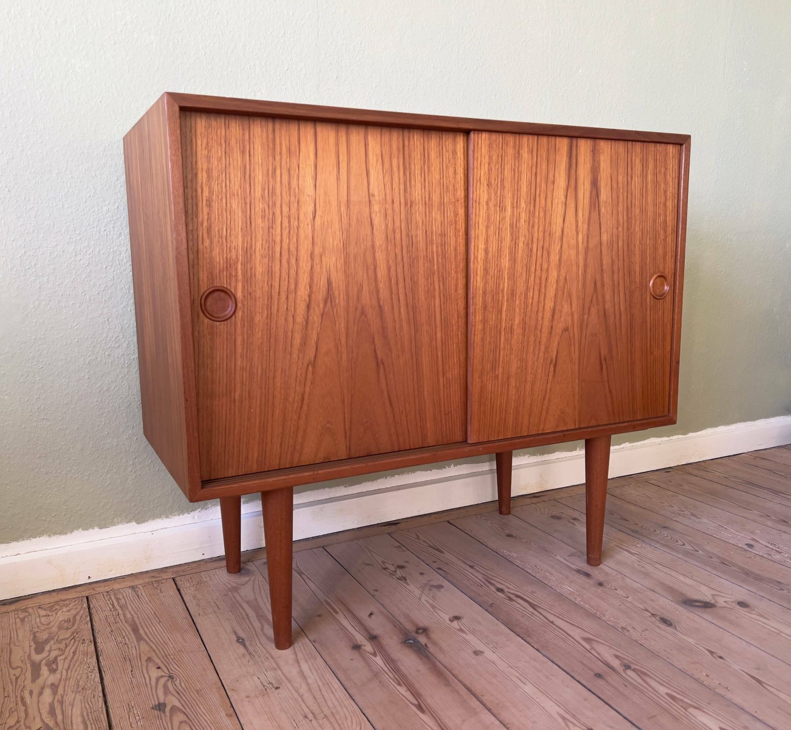 photo vinterior Teak Furniture By Kai Kristiansen For Feldballes