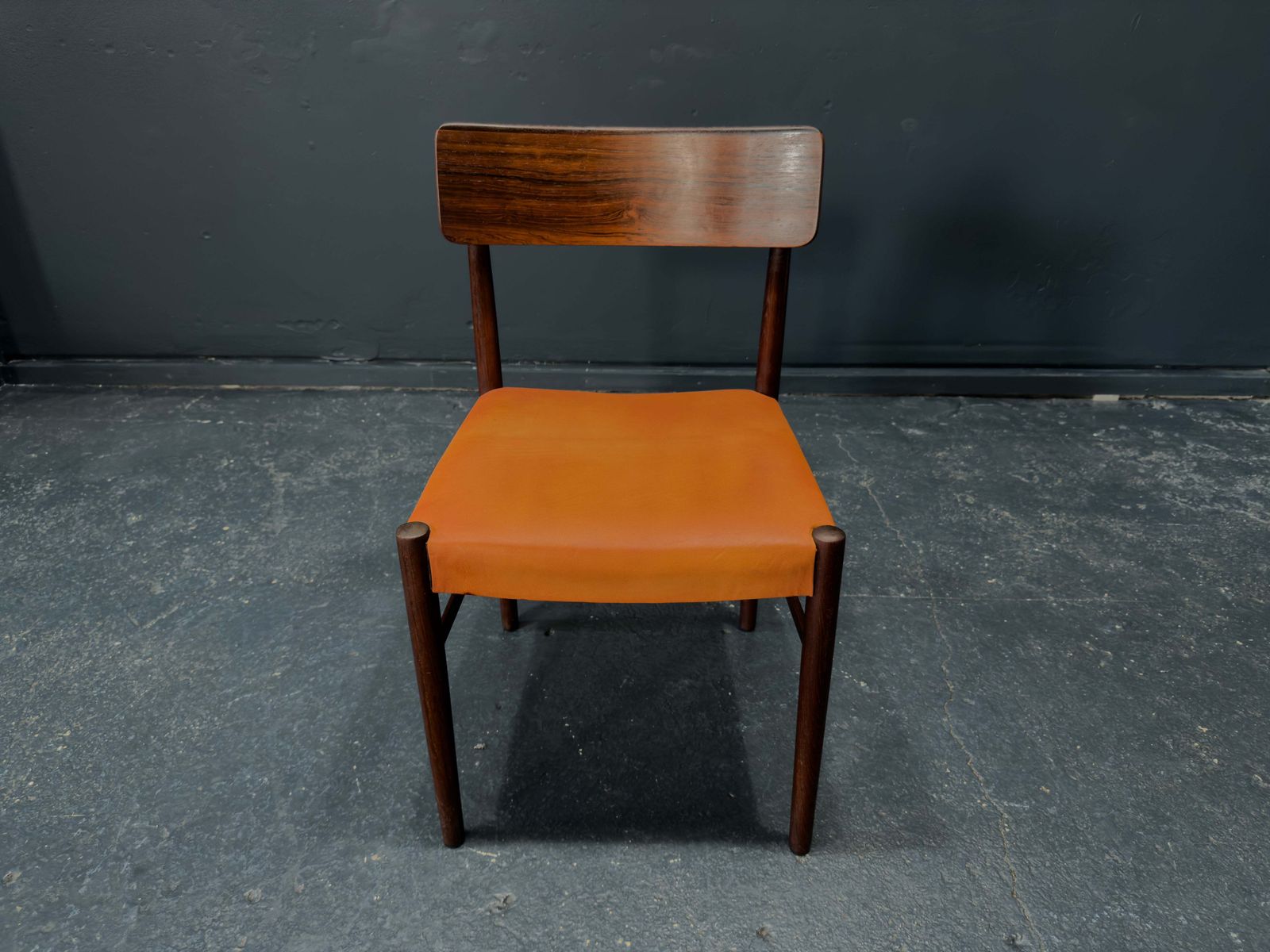 photo furniture Set Of 4 Rosewood And Leather Chairs