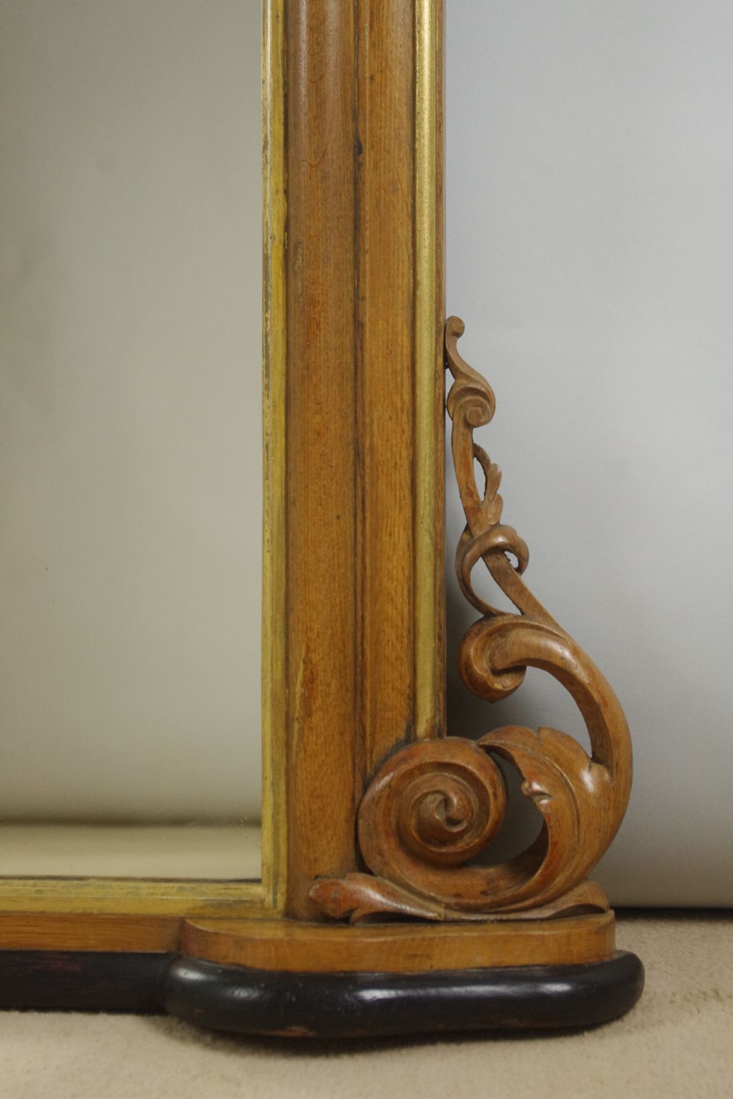 photo furniture Large Victorian Oak And Parcel Gilt Arch Top Overmantle Mirror