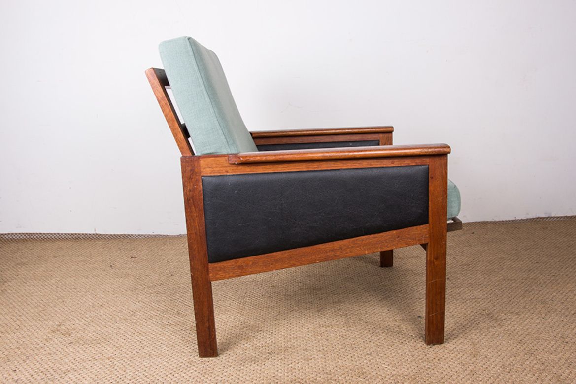 photo vinterior Paire de fauteuils danois en teck, tissu et cuir, modèle N°4 Capella, Illum Wikkelsø pour Niels Eilersen, 1960