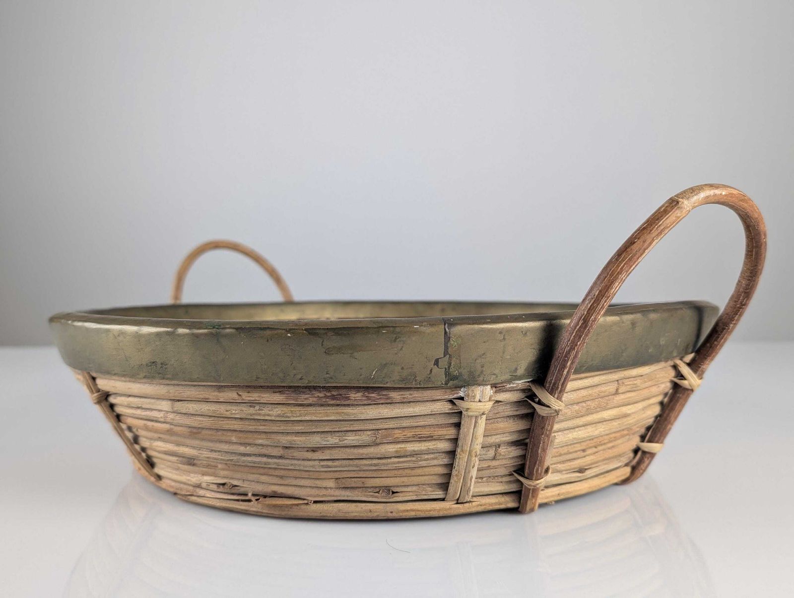 Rattan And Brass Centerpiece Basket With Handles Gabriella Crespi 1970s Style photo 528.0