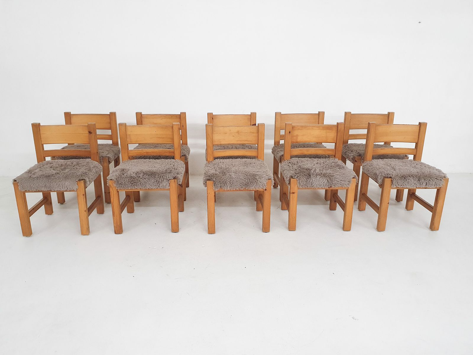 Set Van 10 Grenenhouten Eetkamerstoelen In De Stijl Van Ate Van Apeldoorn, Nederland, Ca. Jaren 1970 photo vintage