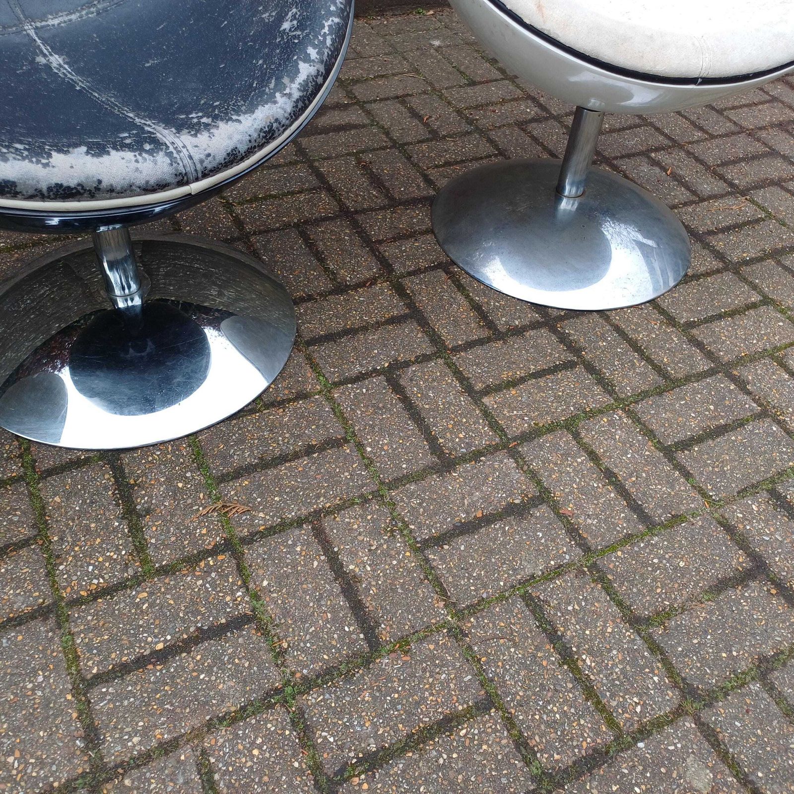 Set Of 3 1970s Style Globe Chairs Chrome And Fibre Glass Or Plastic Need Work photo vinterior