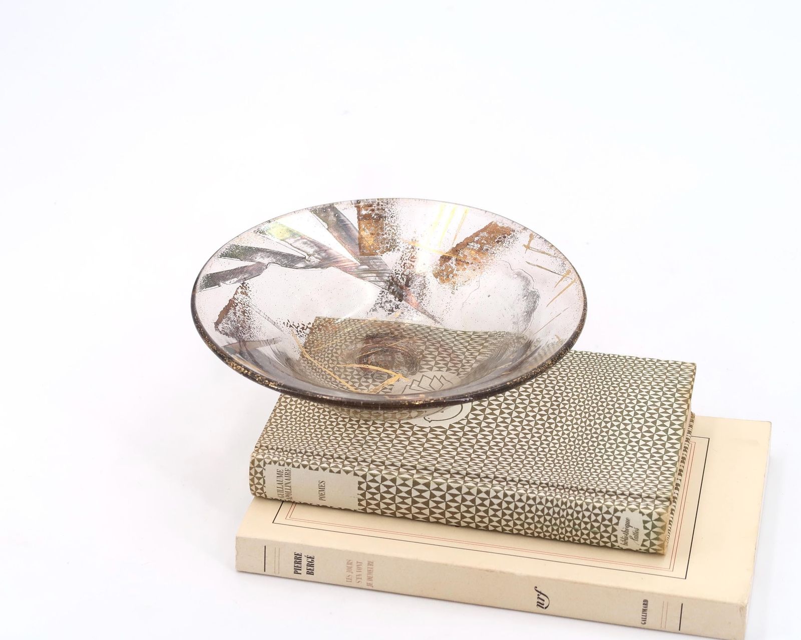 French Art Glass Dish Bowl With Gold And Silver Abstract Decor By Jean Paul Van Lith, Biot 1980s / Minimalist Ring Dish