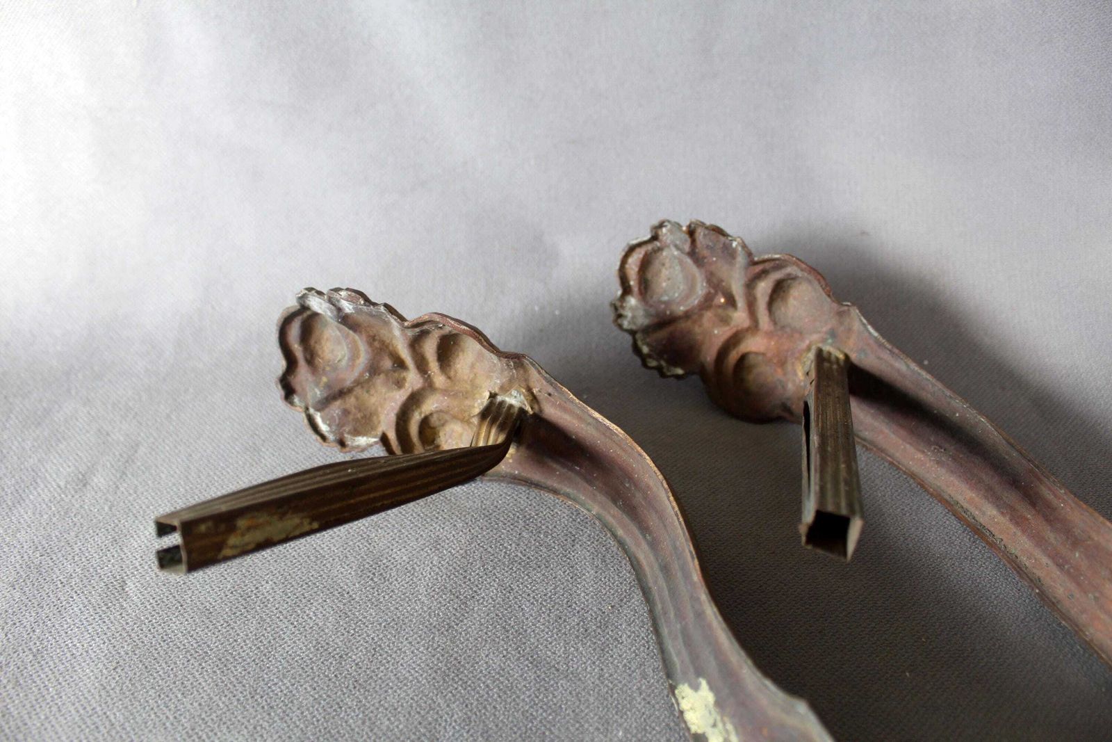 2 Antique Bronze French Empire Regency Gilt Curtain Tiebacks, Tie Backs, Cast Holdback, Bouquet Of Flowers, Curtain Holder Brackets, Ends photo vintage
