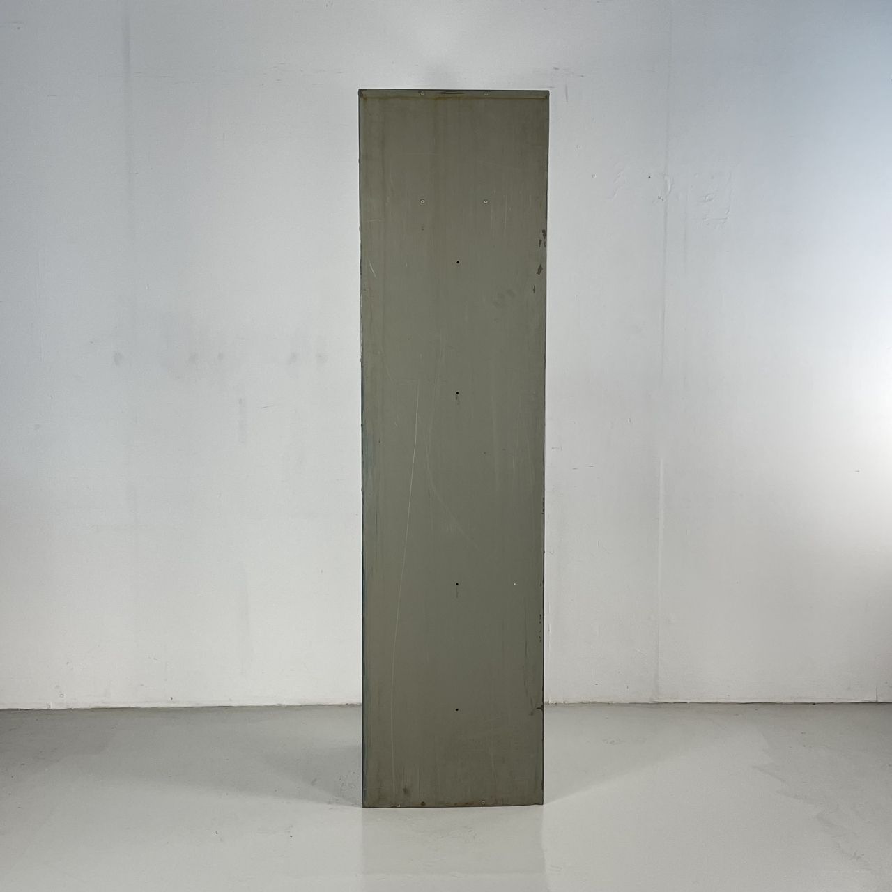 Steel Single Column Locker photo vinterior