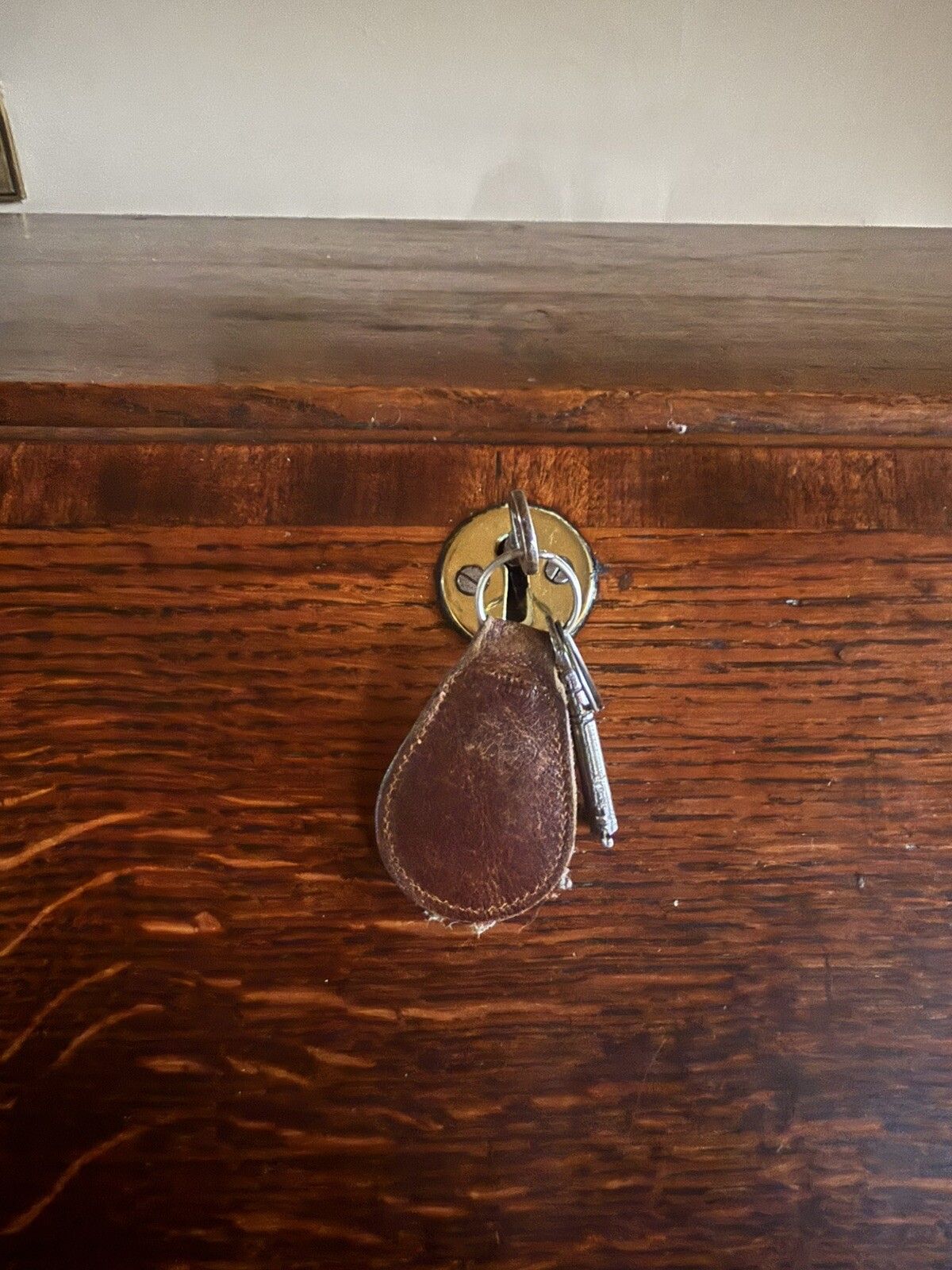 photo vinterior English Georgian Antique  Oak Bureau Writing Desk Chest Of Drawers Desk 1700's