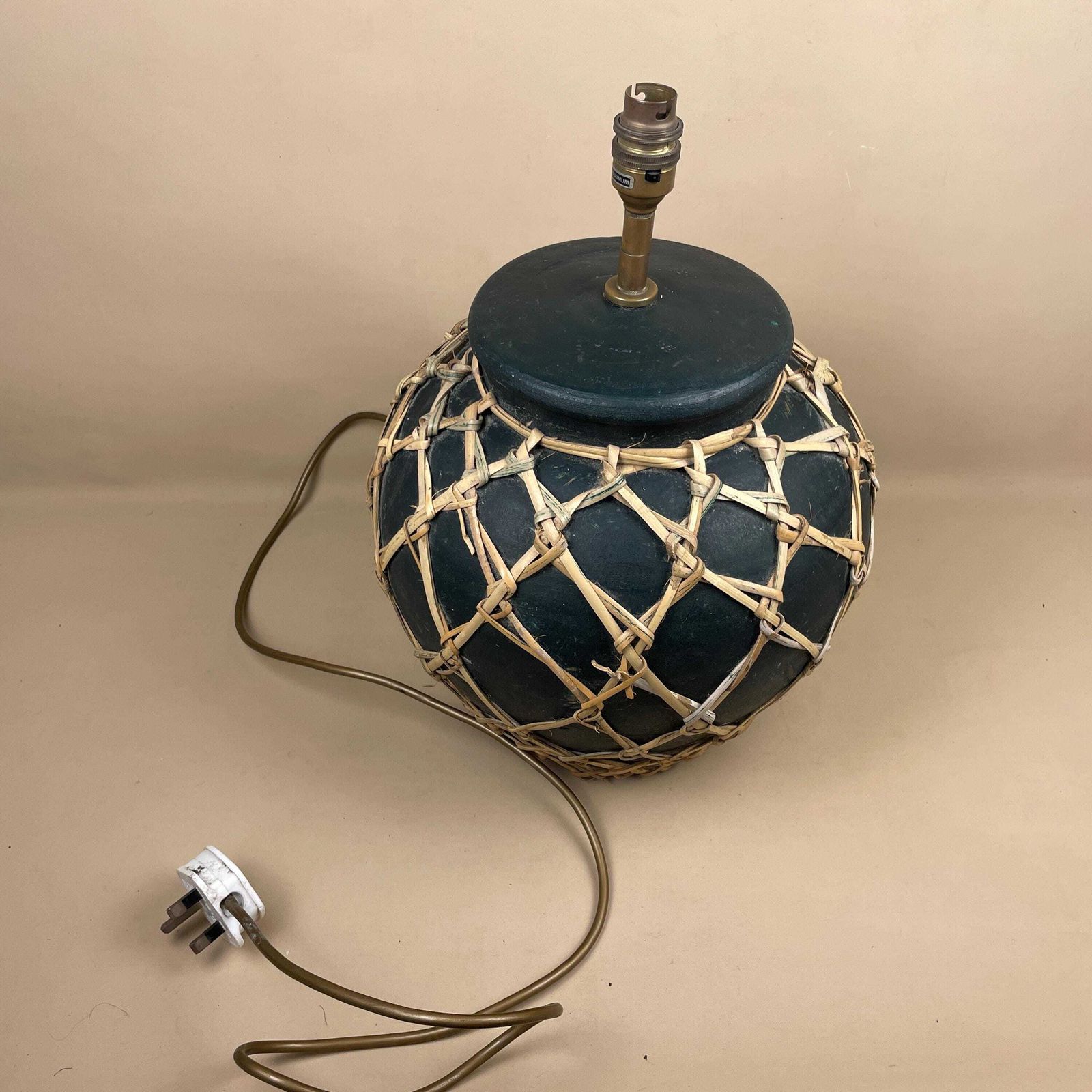 photo for sale Vintage Ceramic Lamp Light Bedside Table Woven Bamboo Painted Green Oriental Chinese Vase Cottage Antique Brass Top Antique Heavy