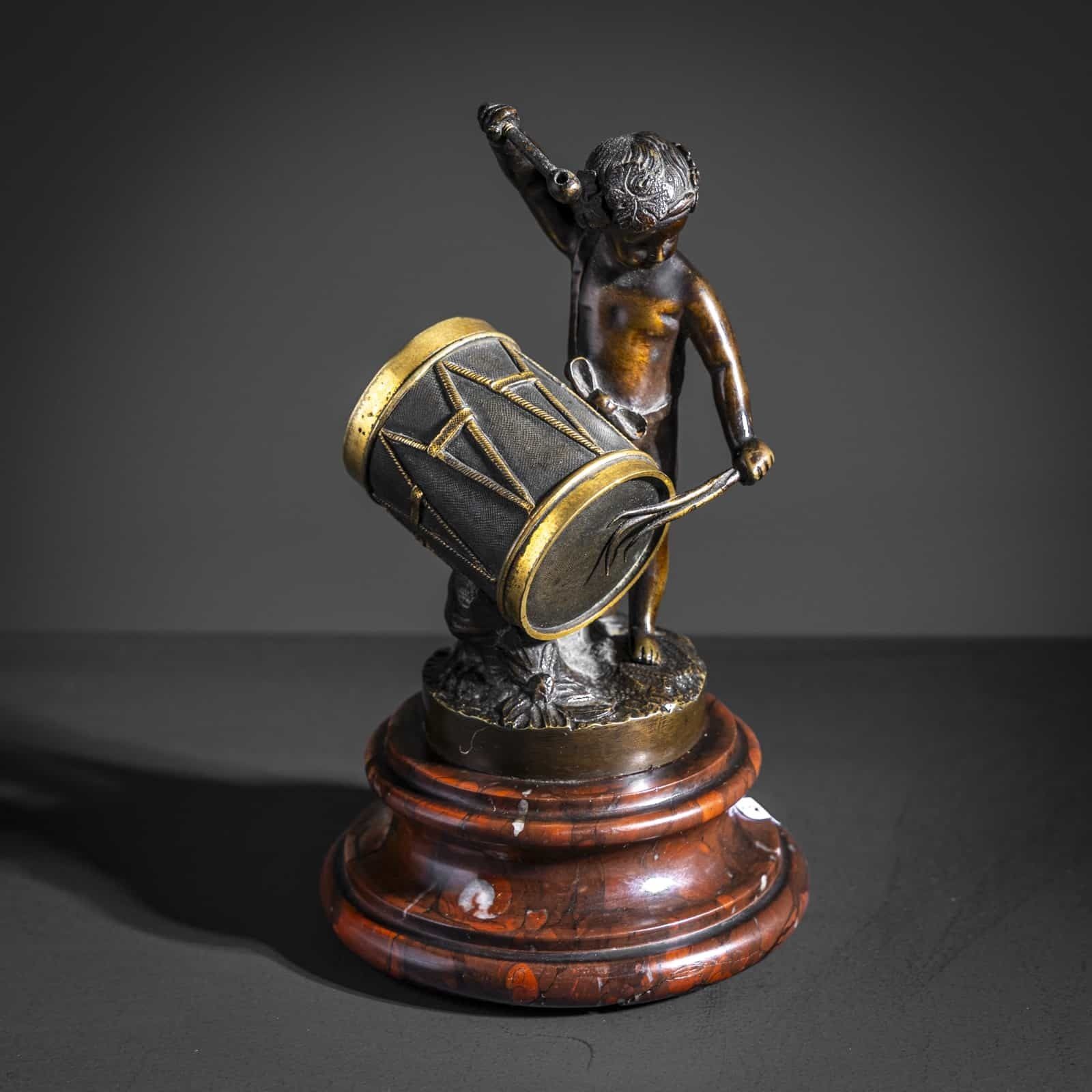 Klein Bronzen Beeldje Van Een Trommelend Kind, 19e Eeuw photo buy