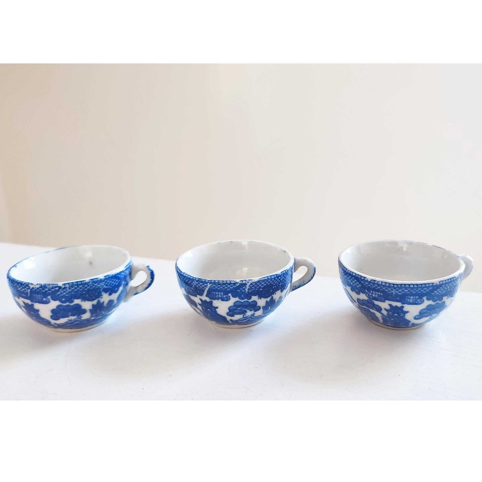 Antique Japanese Porcelain Lidded Sugar Pot W/ Cane Handle & 3 Tea Cups Blue Willow Design Attributed To Nippon, Japan Blue On White Décor photo vintage