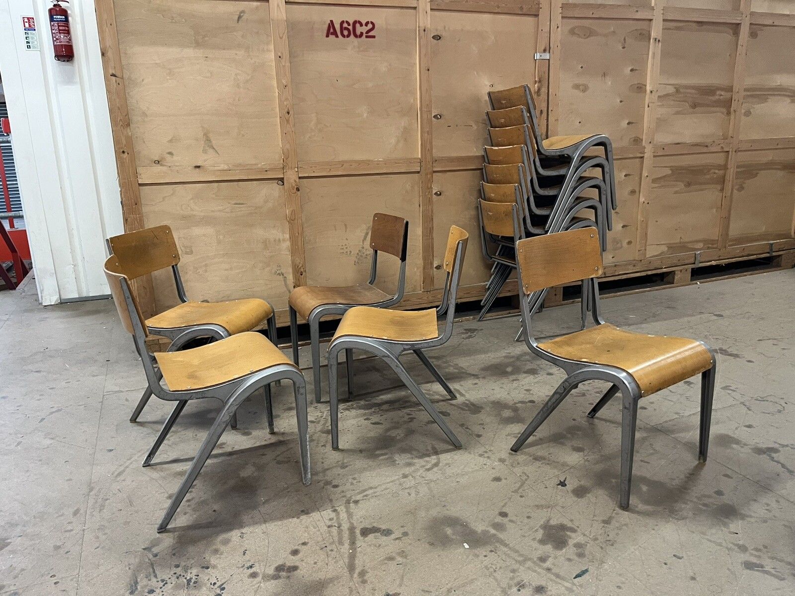 photo vinterior Esavian Children’s Stacking School Chair By James Leonard, 1950s Height 40cm