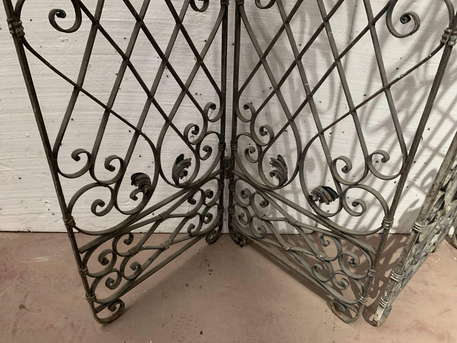 photo vinterior 20th Century Wrought Iron Four Leaf Partition
