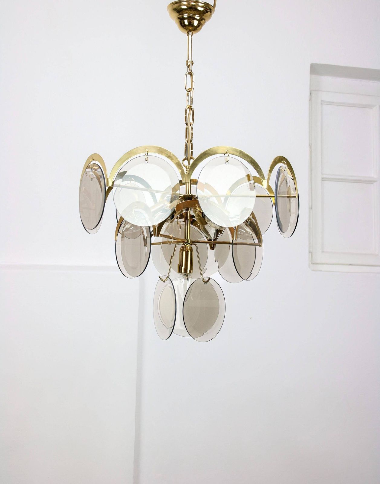 Vintage Vistosi Chandelier / Gold Metal Base With 18 Smoked And Beveled Glass Discs / Italy 1970s / Mid Century Modern Designer Pendant Lamp