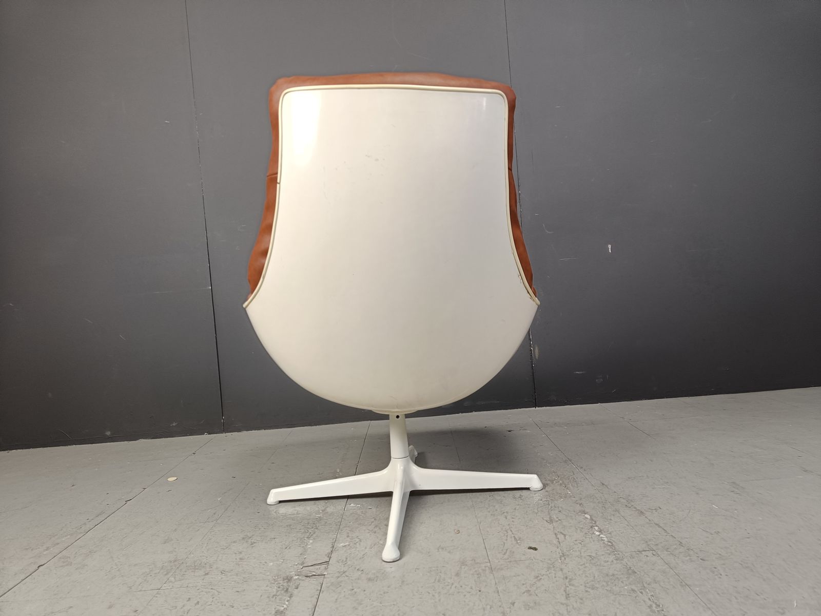 Space Age Fiberglass Swivel Chair, 1960s photo 1500.0