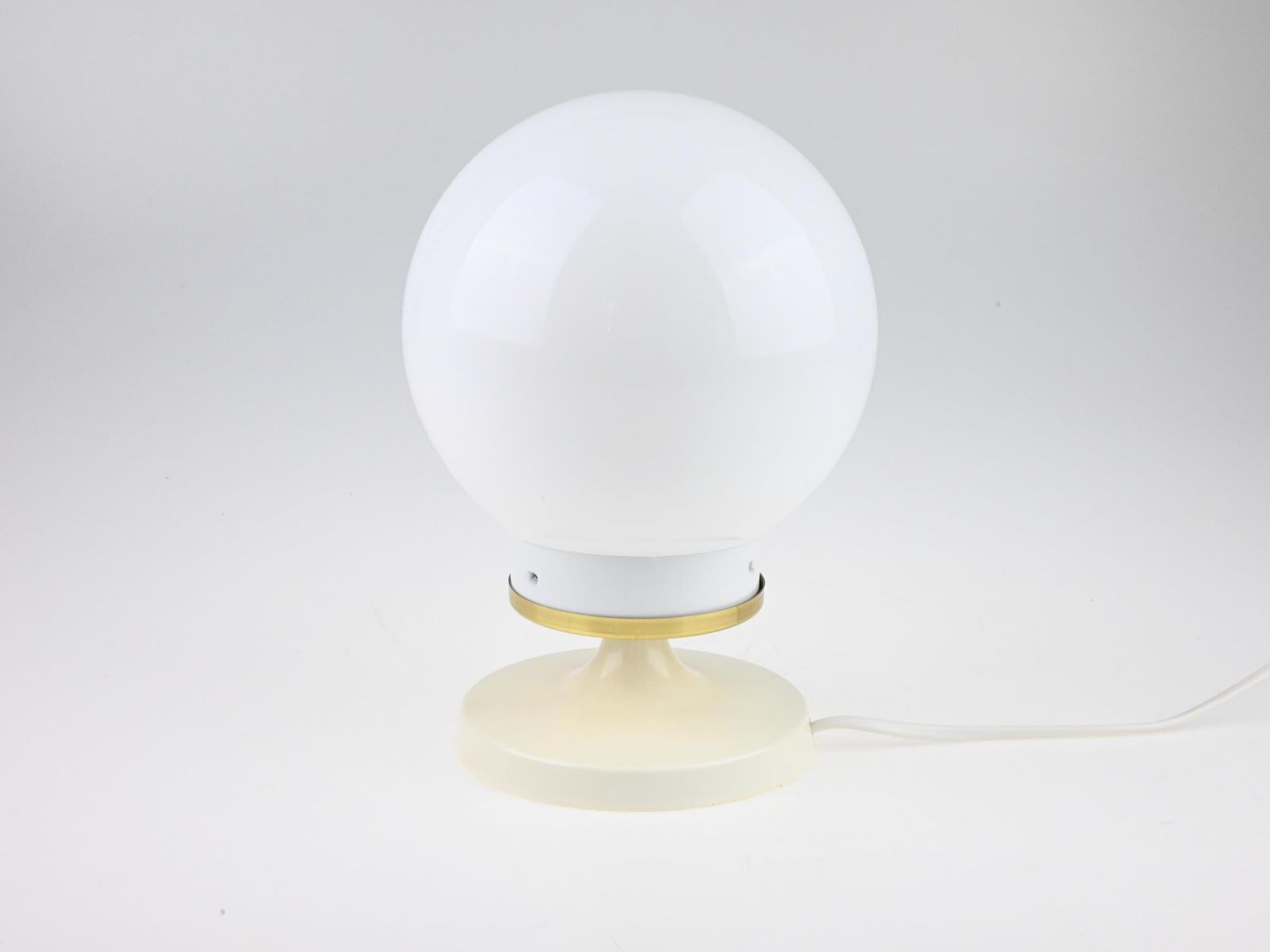 Vintage Glass Table Lamp, Globe Shade, White Table Lamp, Globe Lamp, Glass Globe Lamp, Desk Lamp, Mid Century Lamp, Vintage Light, Old Lamp photo 142.0